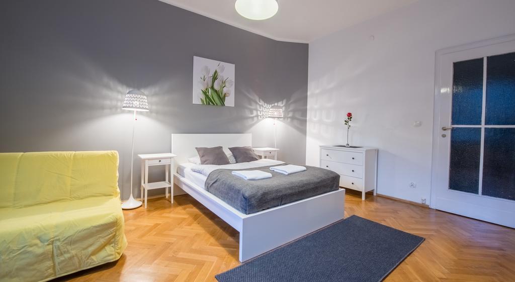 Flamingo Hostel