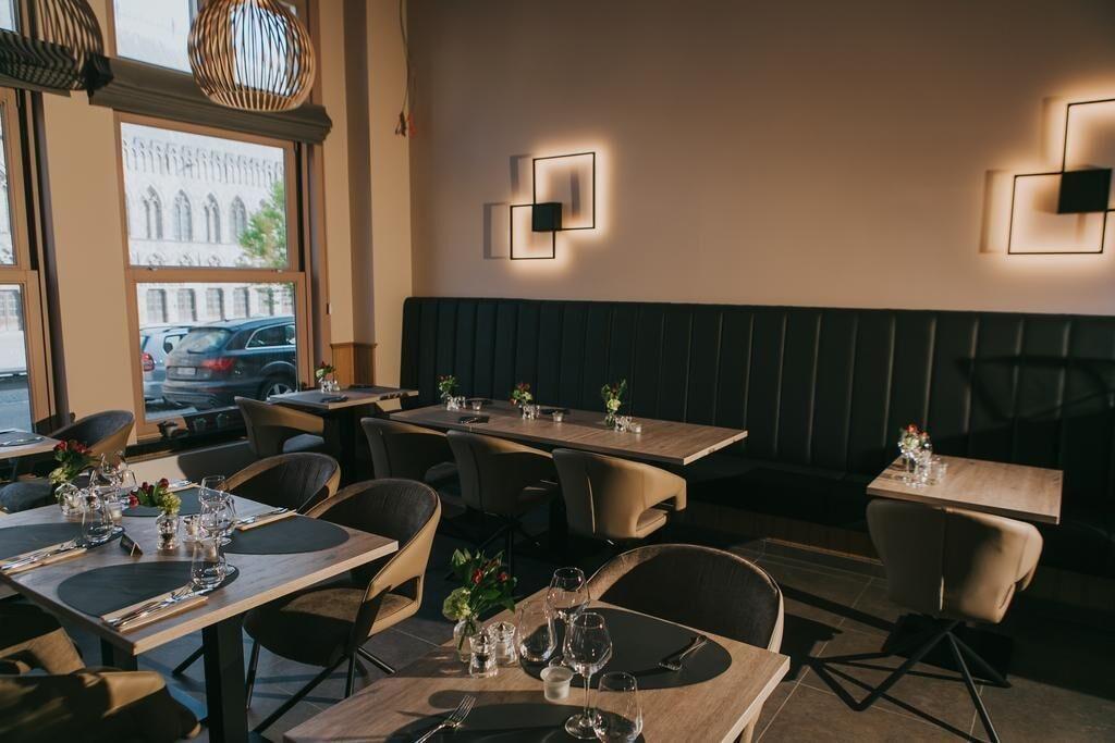 Hotel Tearoom New Regina by null