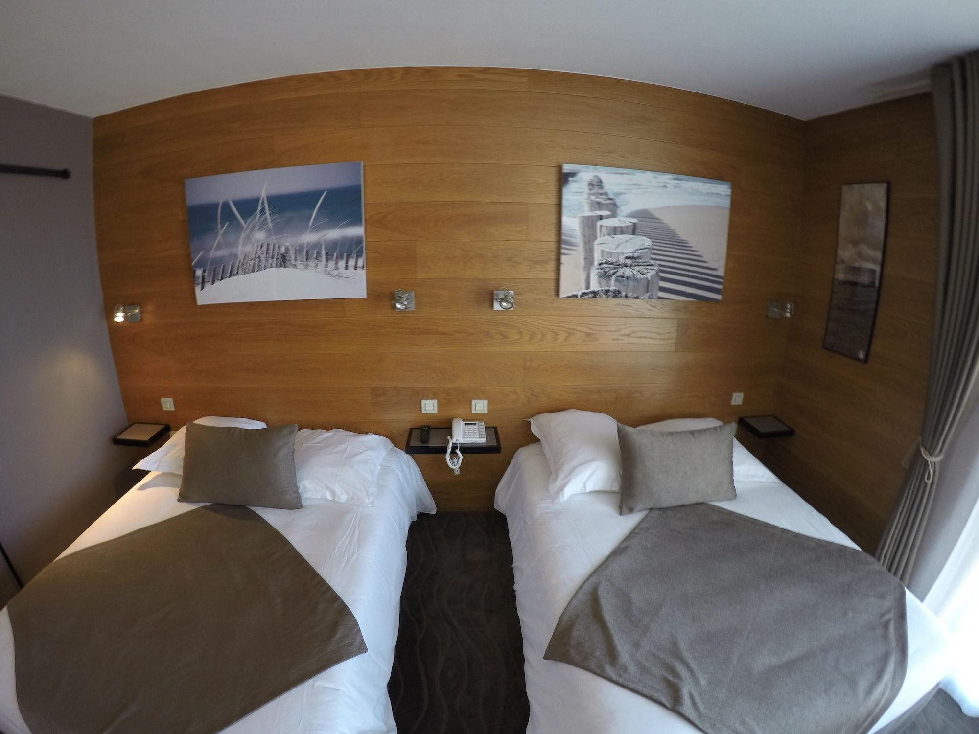 Hôtel Les Brises, vue mer. by null