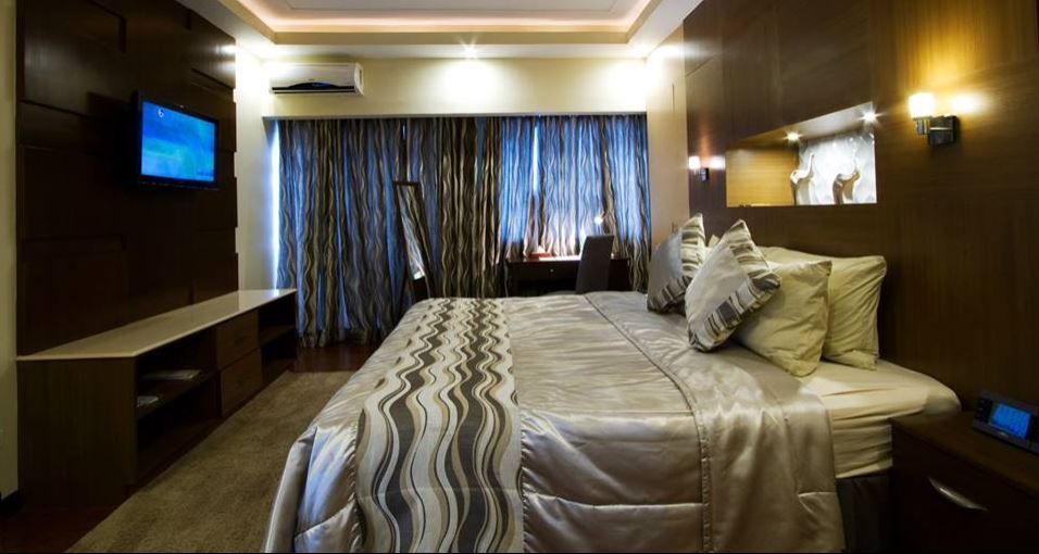 The Pinnacle Hotel and Suites by null