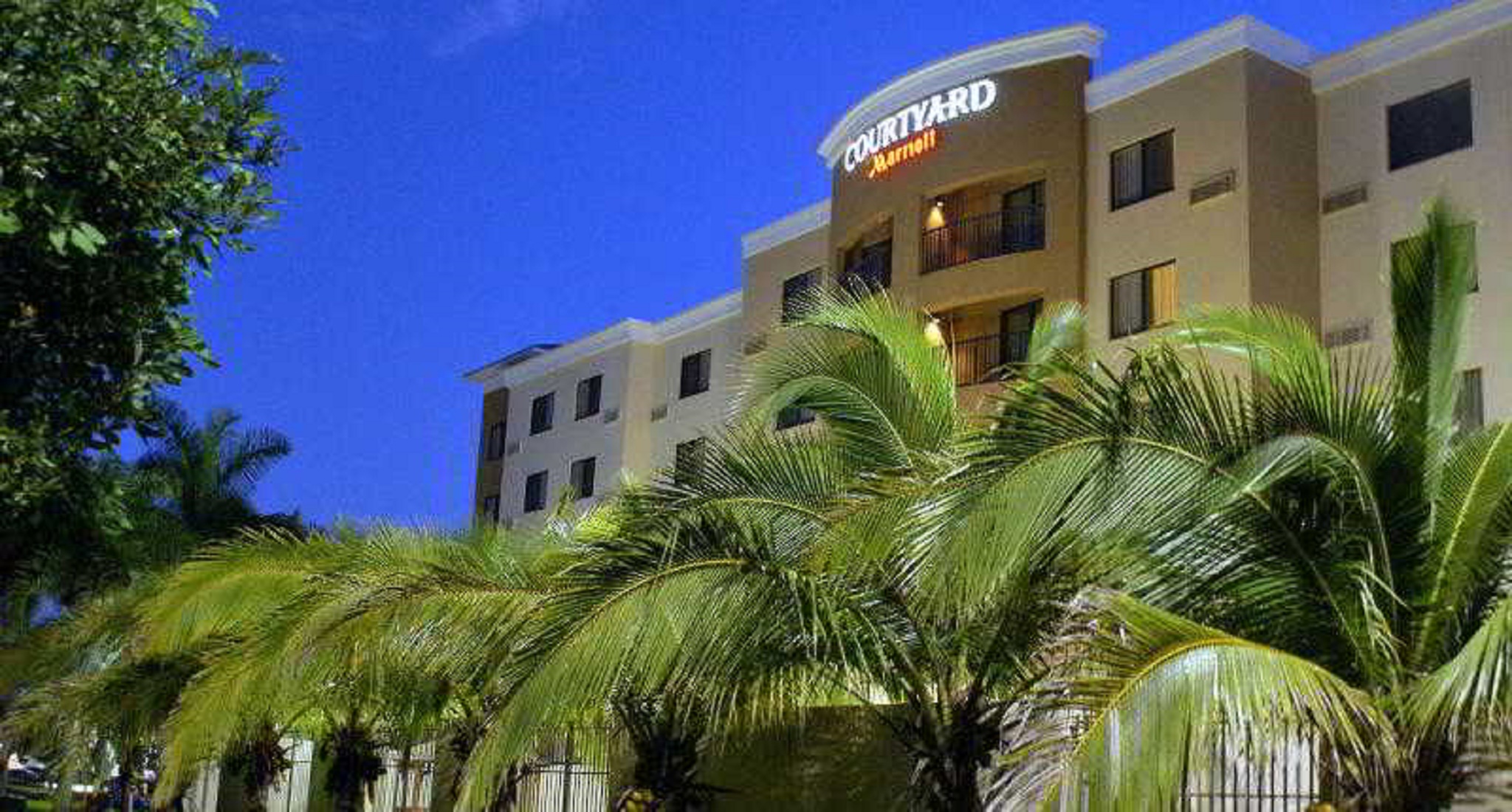 Courtyard by Marriott Miami at Dolphin Mall image