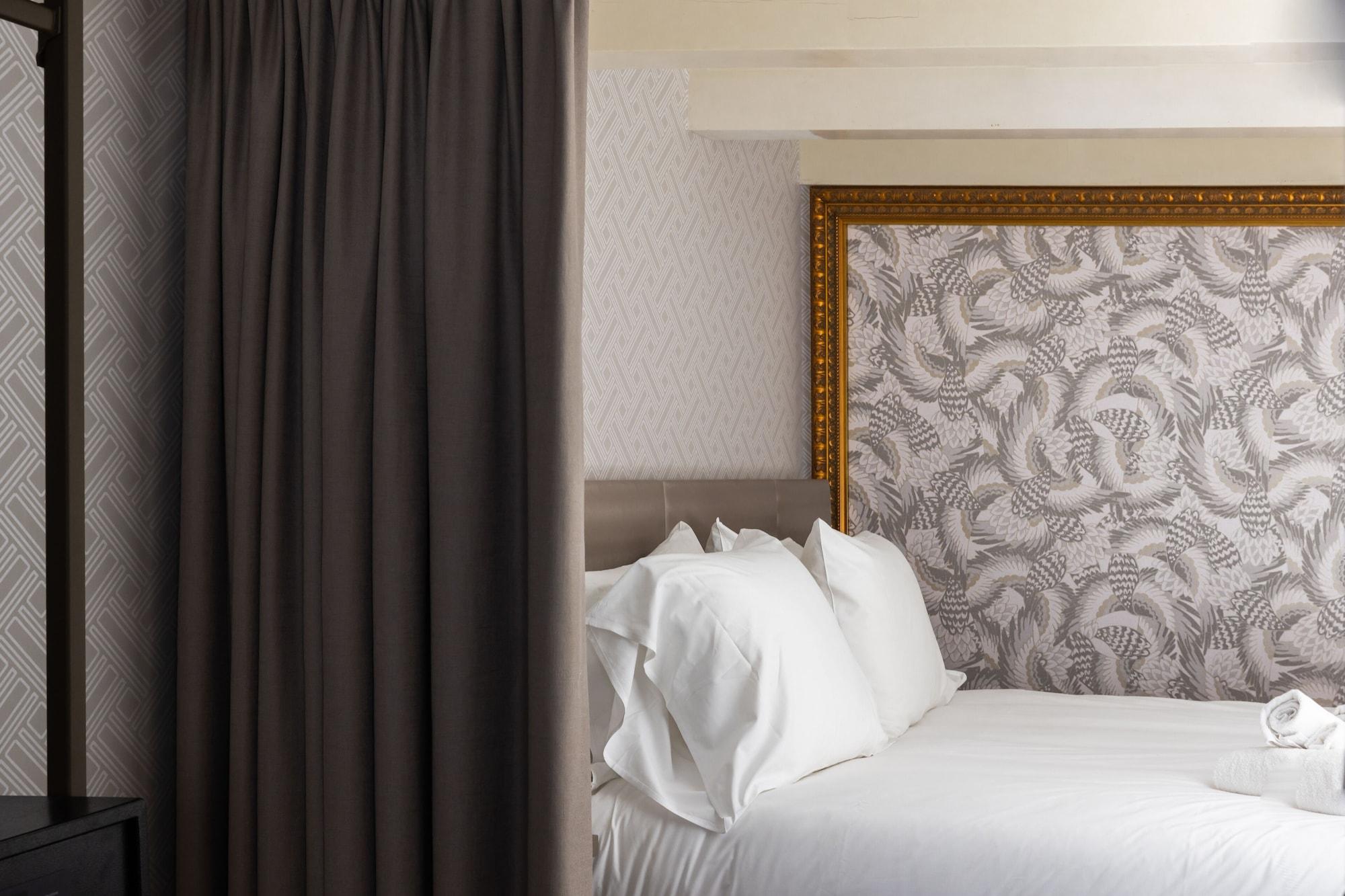 Canal Suites