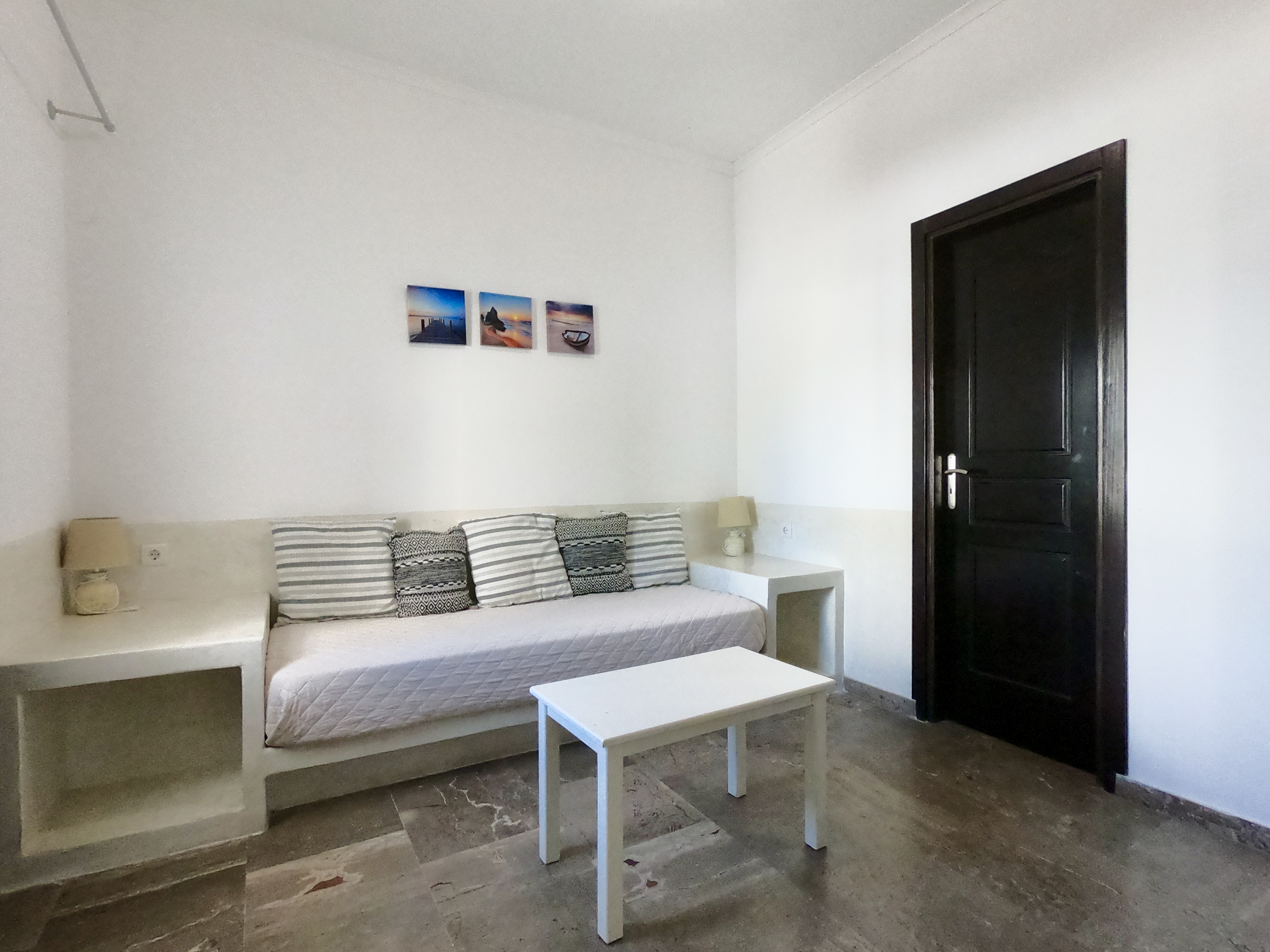 Anny Studios Perissa Beach