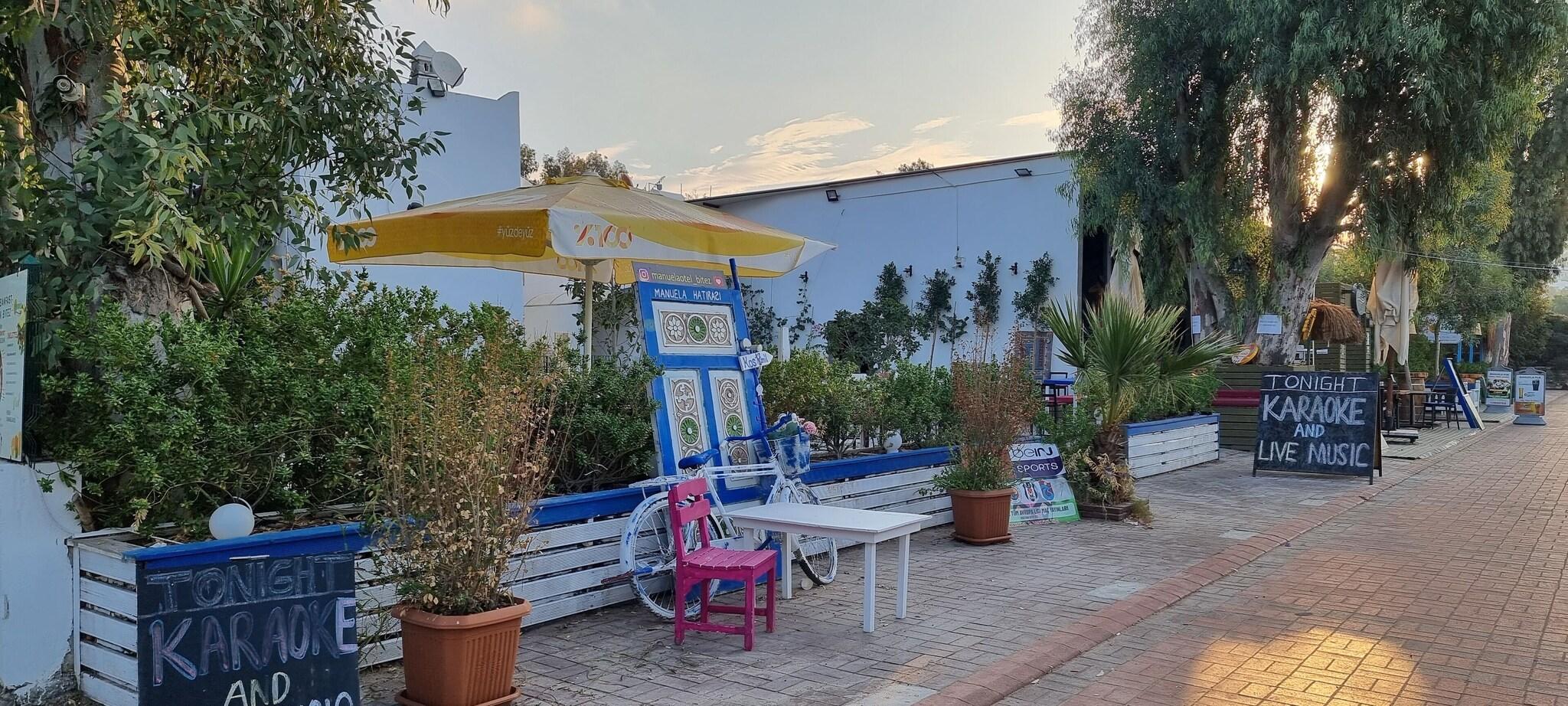 Manuela Hotel - фото