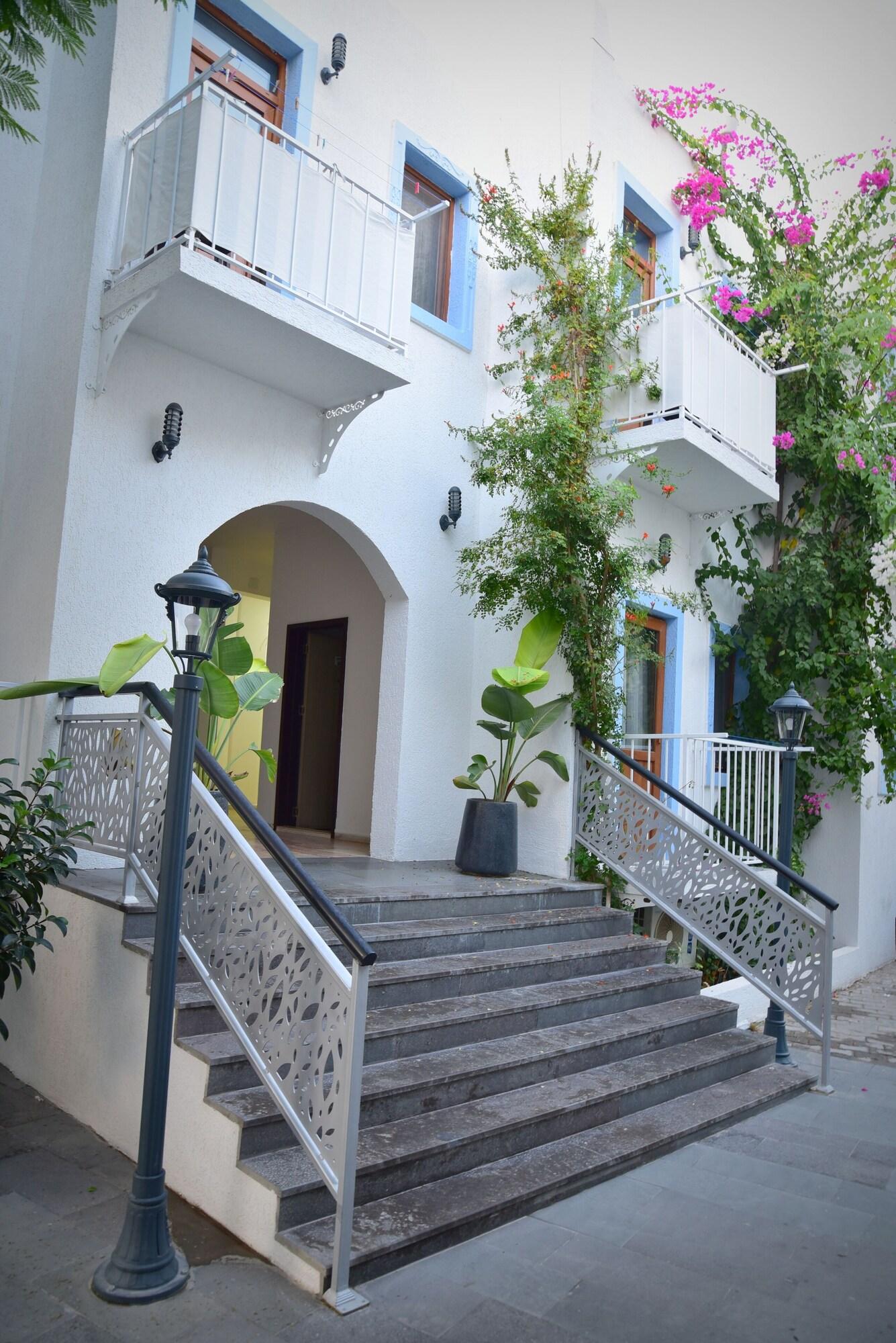 Manuela Hotel - фото