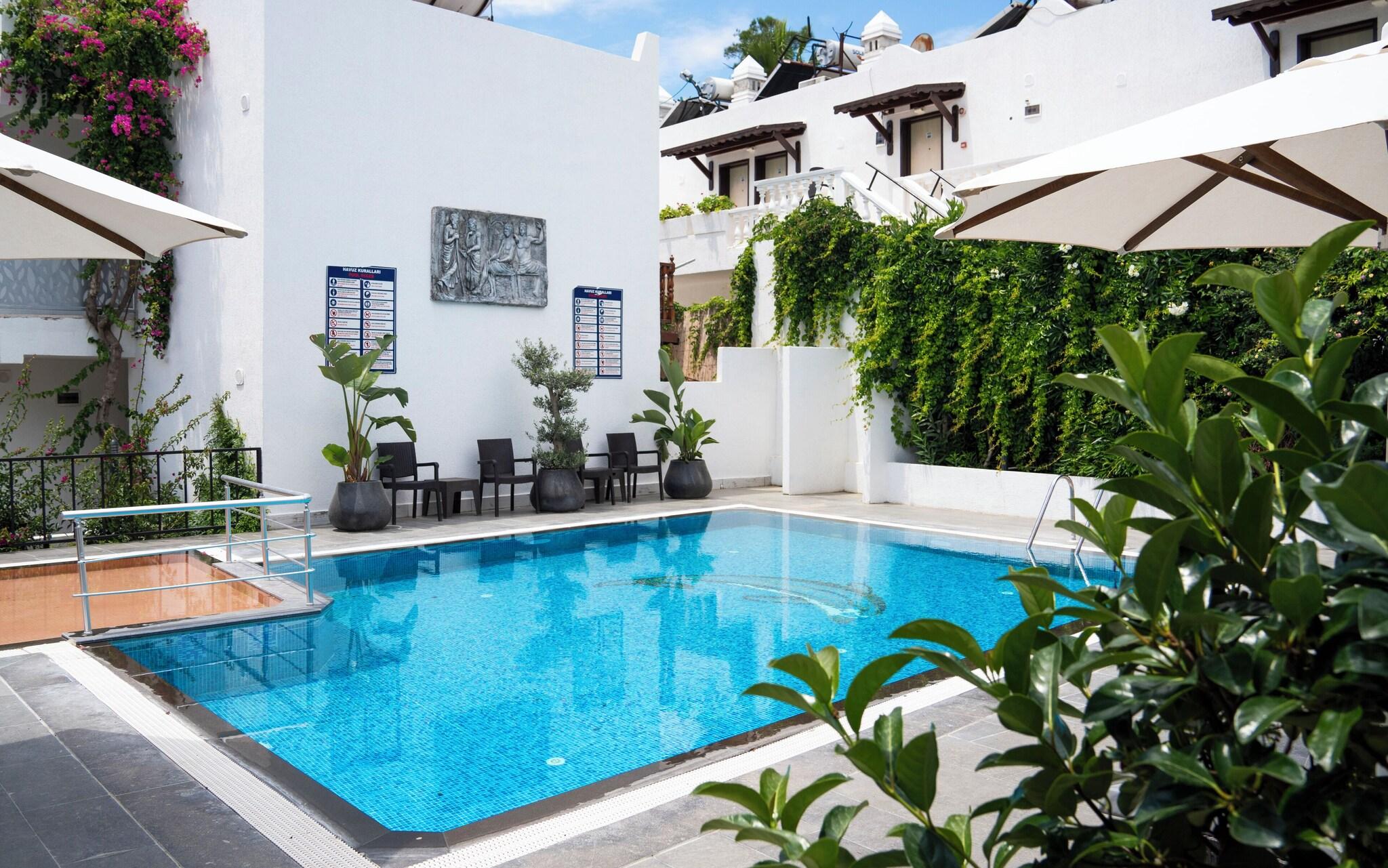 Manuela Hotel - фото