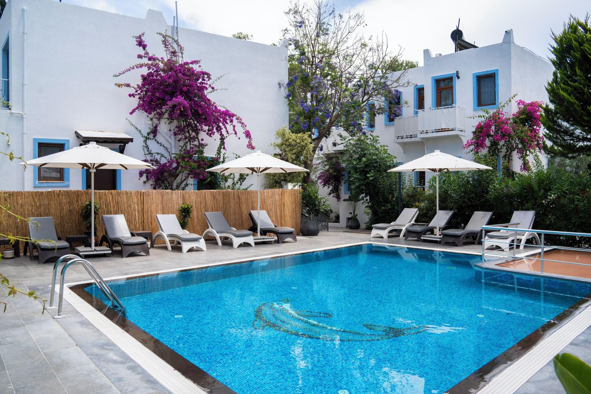 Manuela Hotel - фото