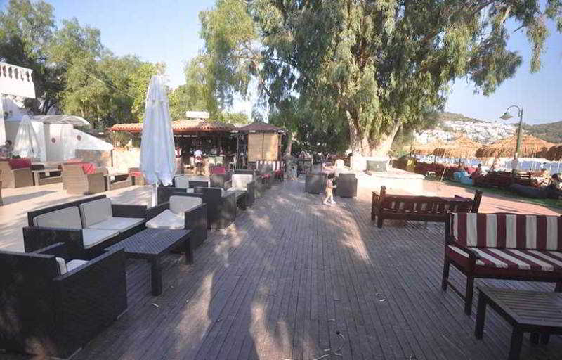 Manuela Hotel - фото