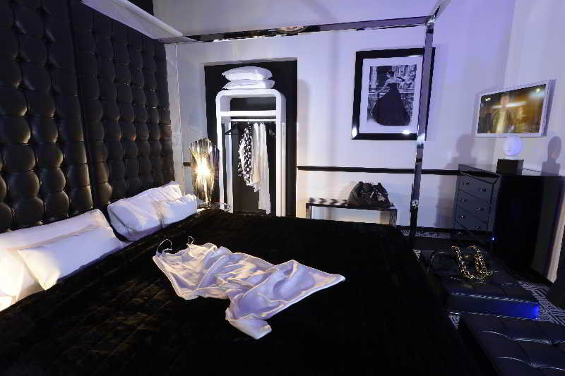 Art Hotel Tours by null