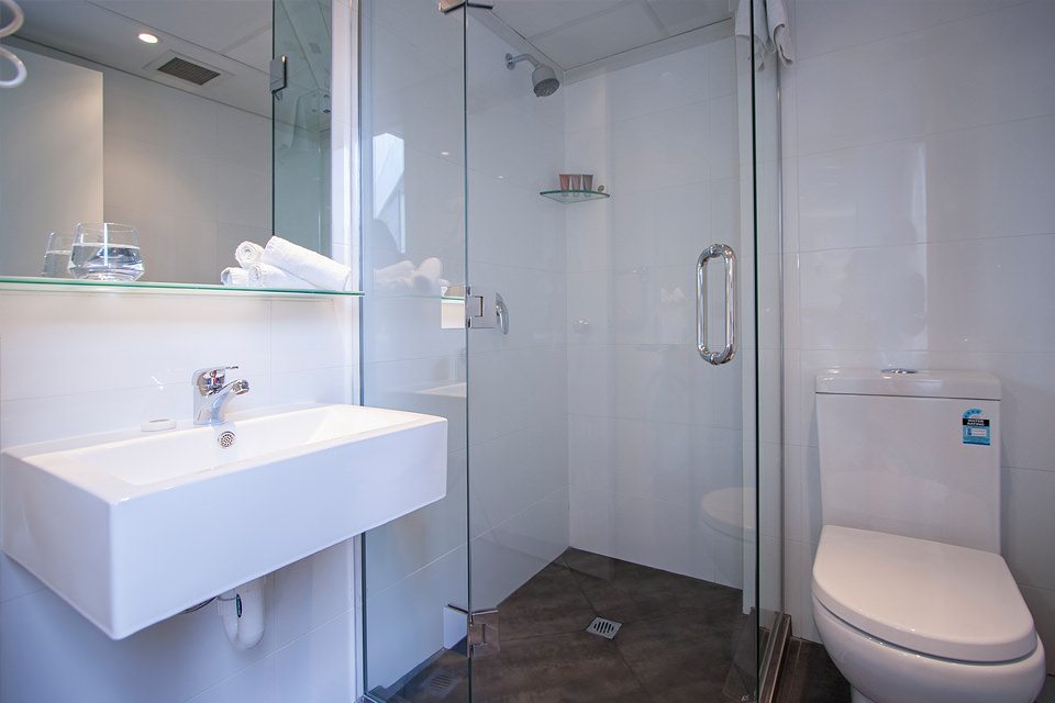 Ascotia Off Queen by null