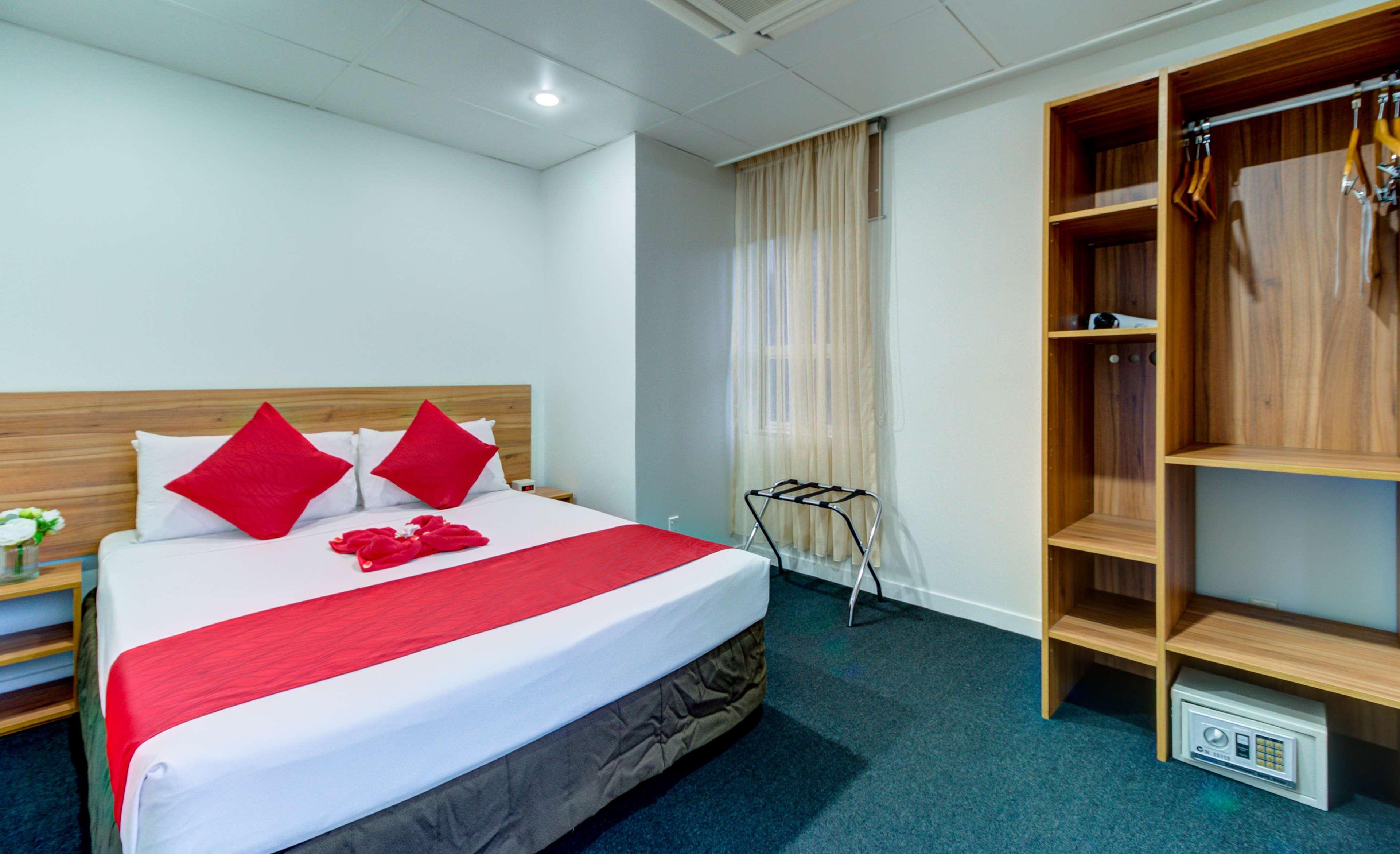 Ascotia Off Queen by null