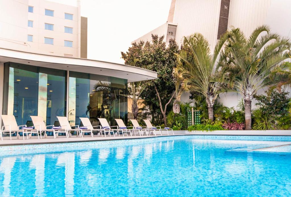 Crown Promenade Perth by null