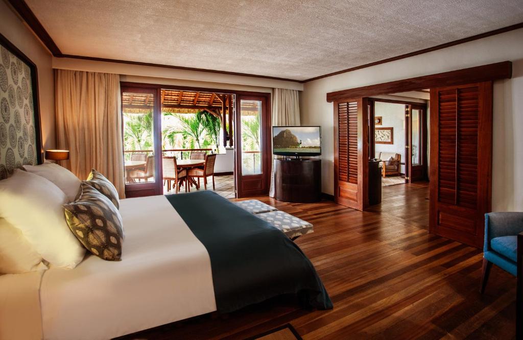 Paradis Beachcomber Golf Resort & Spa