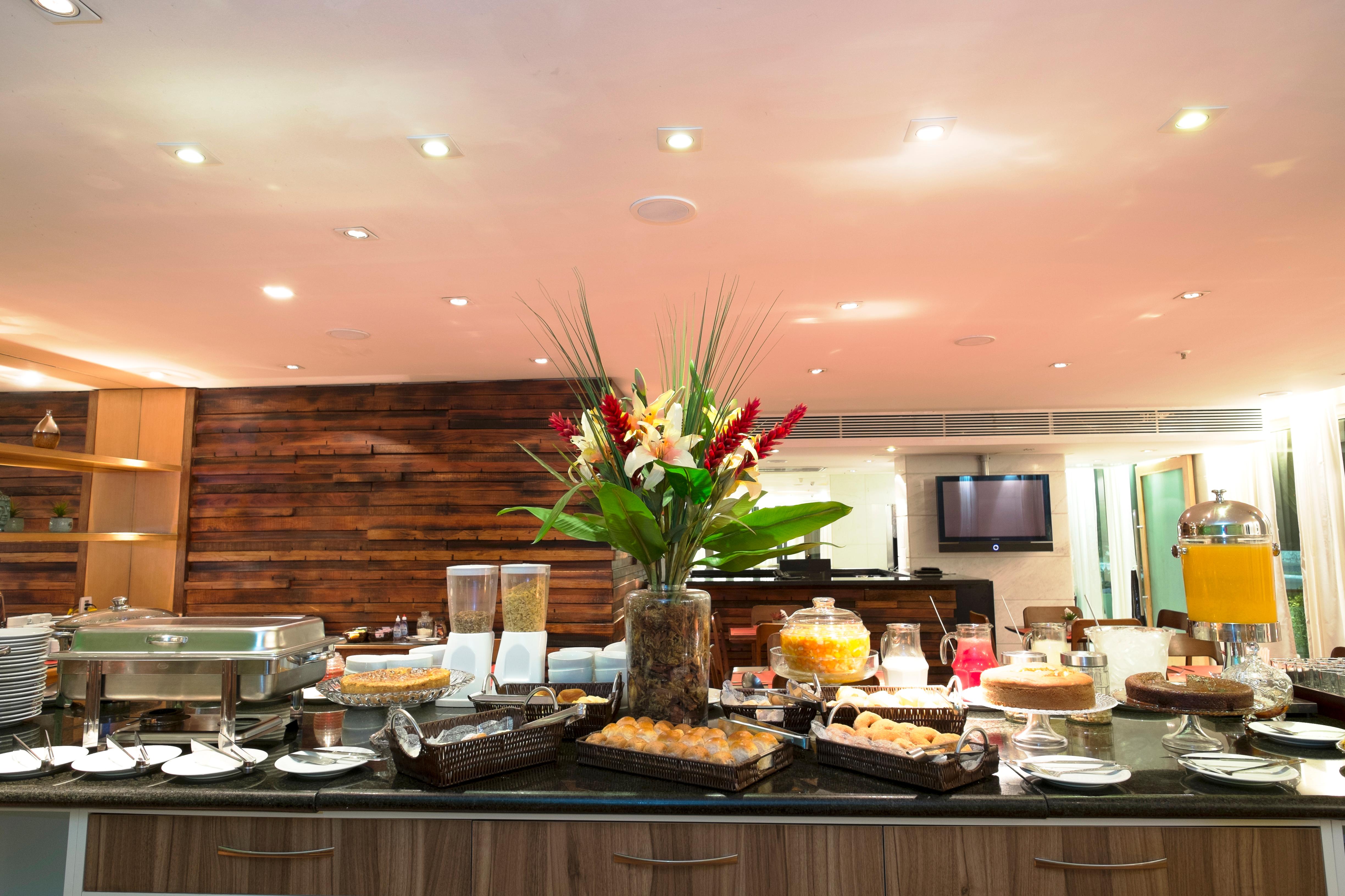 Golden Tulip Macae