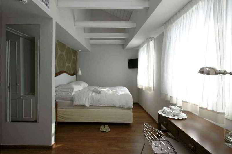 Hotel Metropolis by null