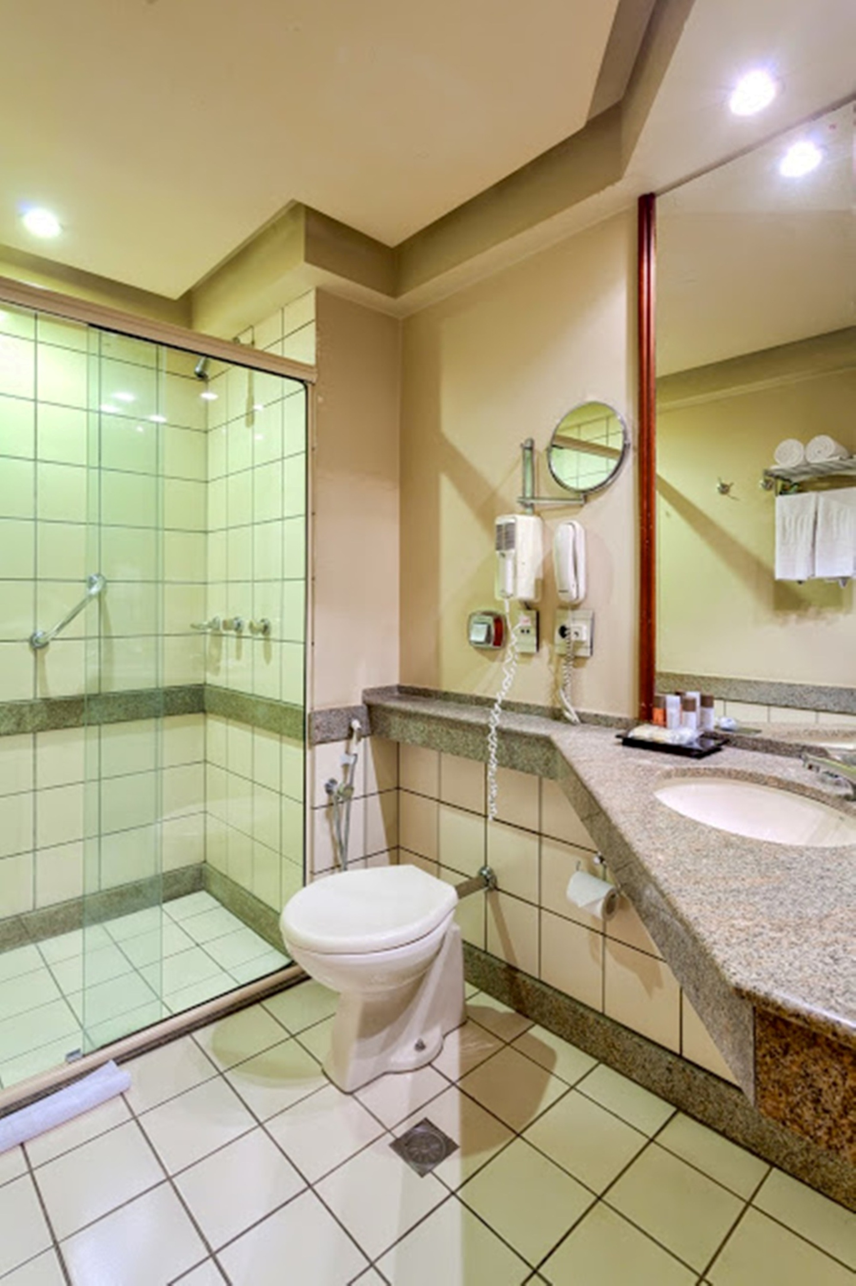Golden Tulip Goiania Address