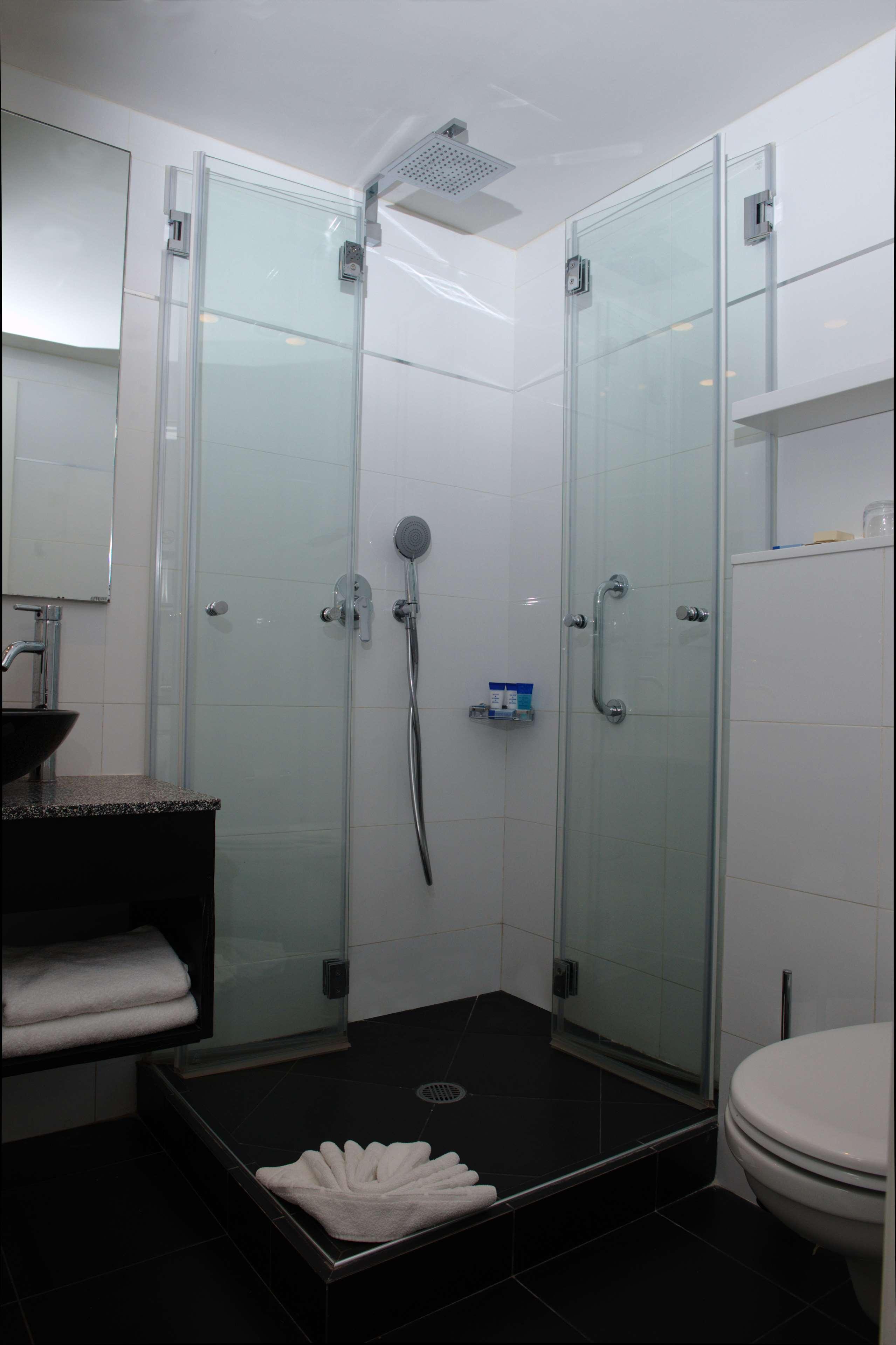 Best Western Regency Suites
