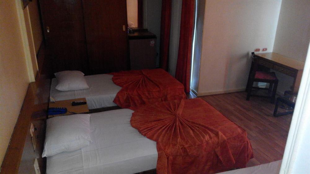 KING HOTEL by null