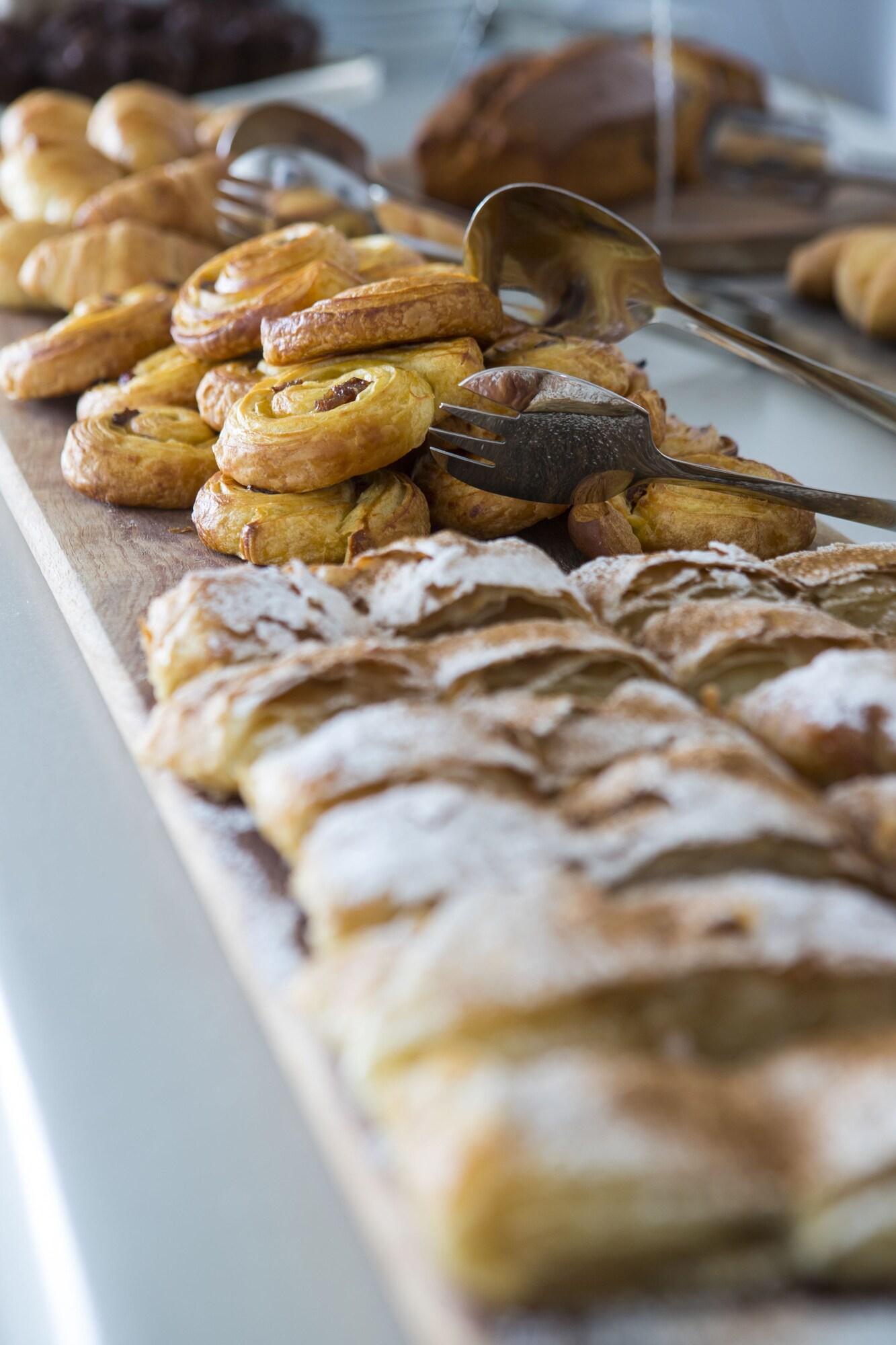 Paros Palace suites by null