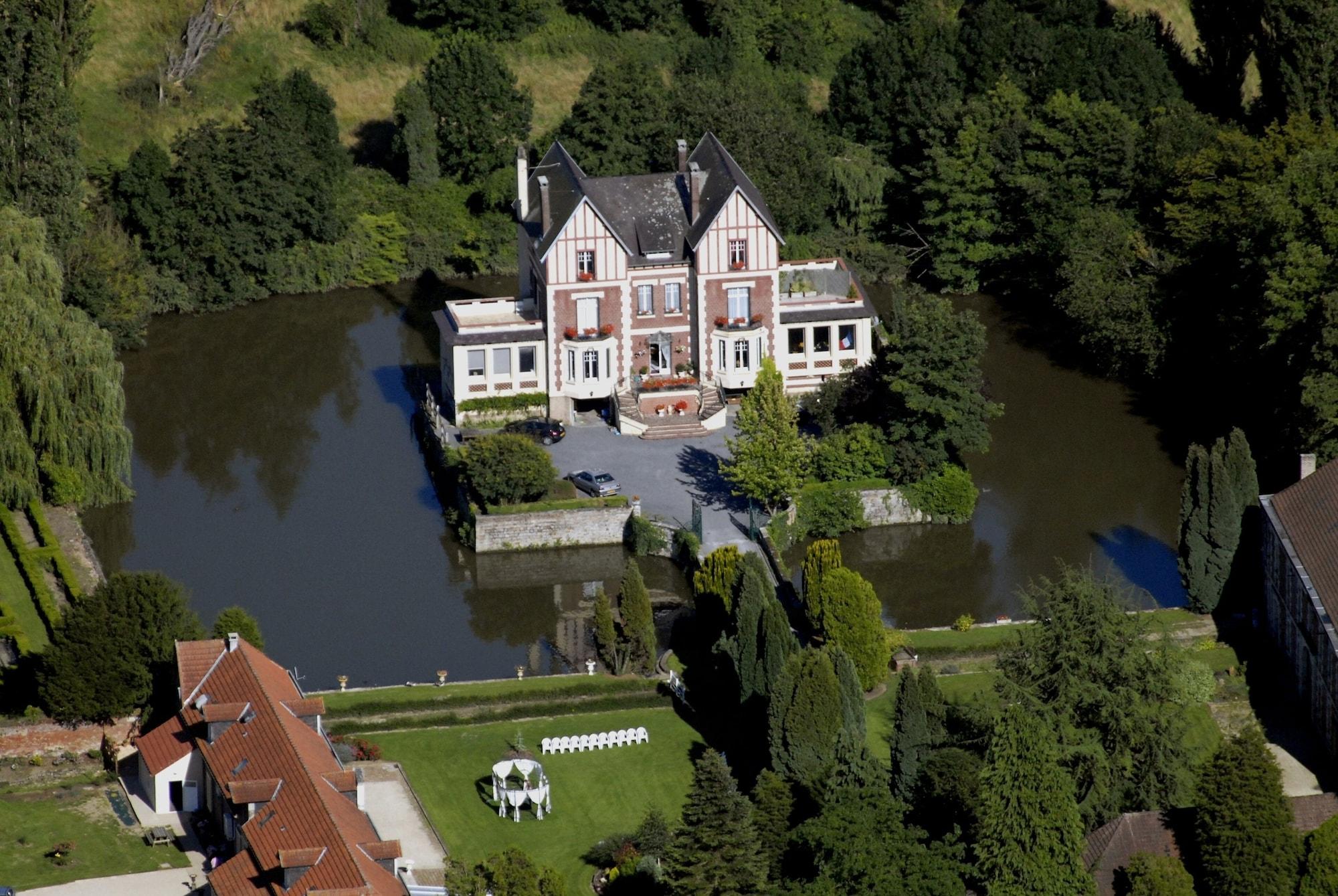 Chateau De Quesmy