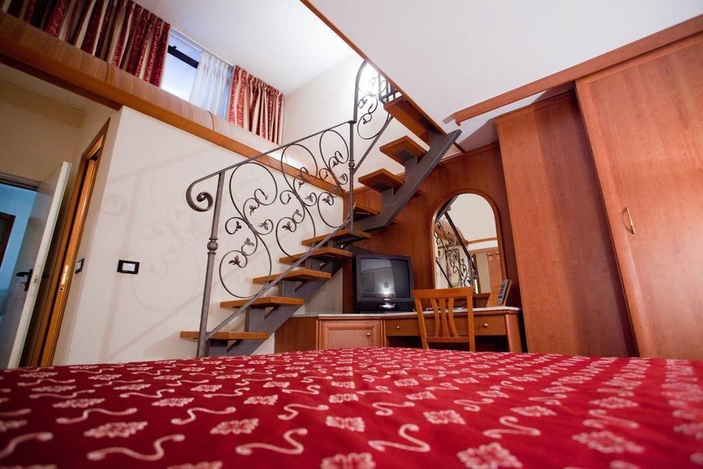 Hermitage Capua Hotel