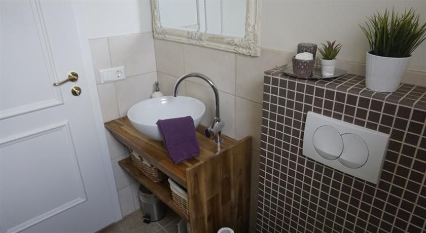 Guesthouse Dyngja by null