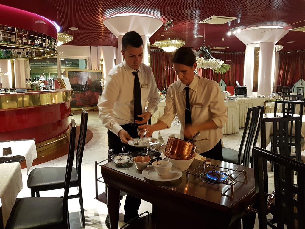 Agora Palace Hotel