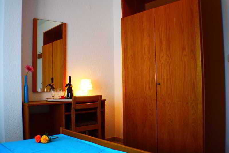 Salonikiou Beach Deluxe Apartments
