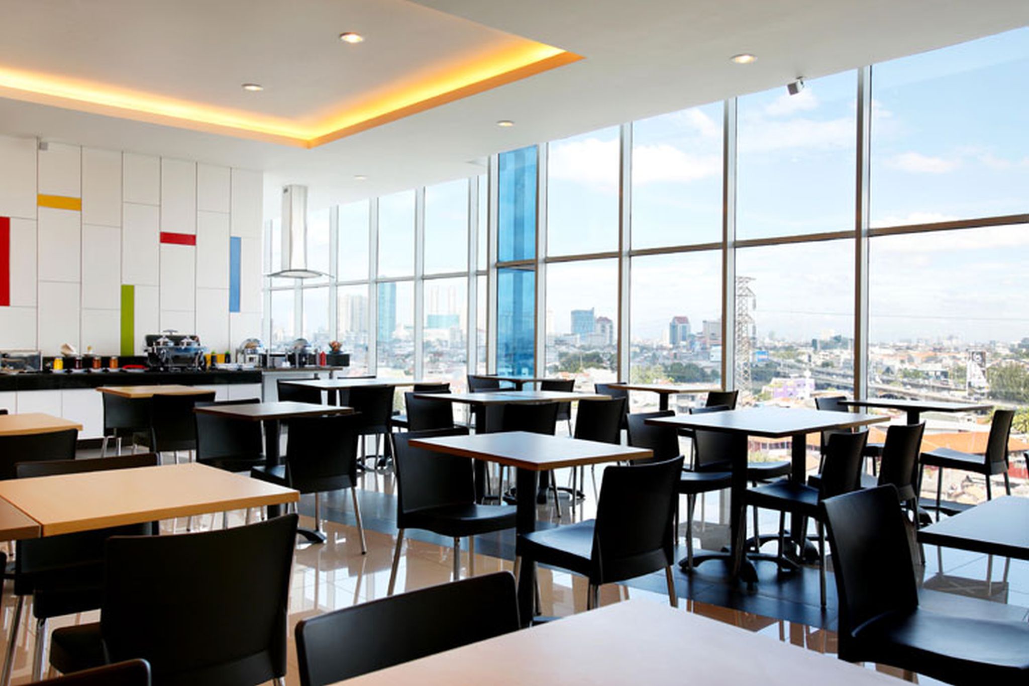 Amaris Hotel Season City