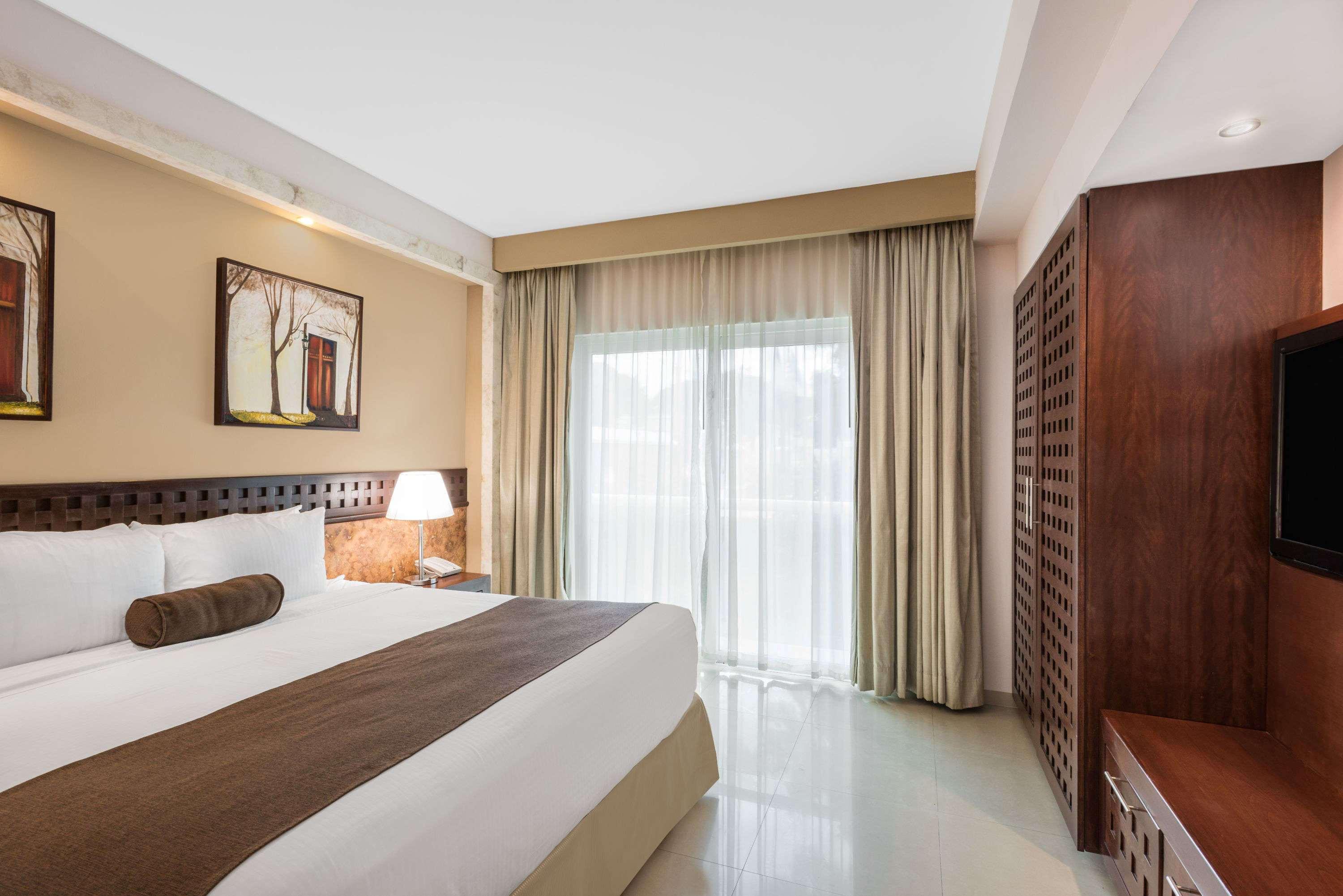 Wyndham Merida Room Type - Deluxe King Room