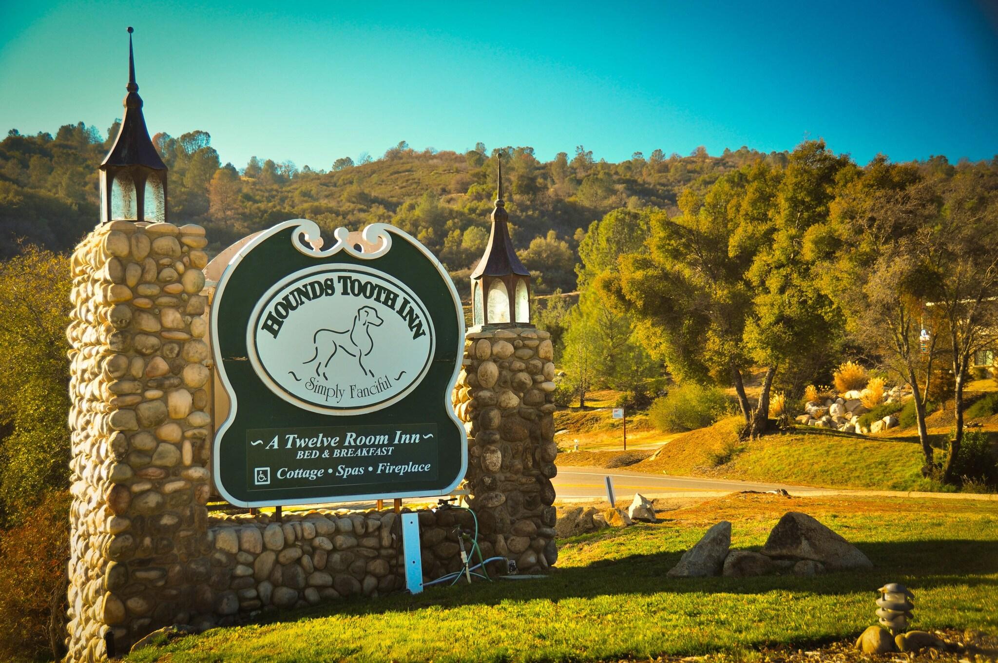 Hounds Tooth Inn by null