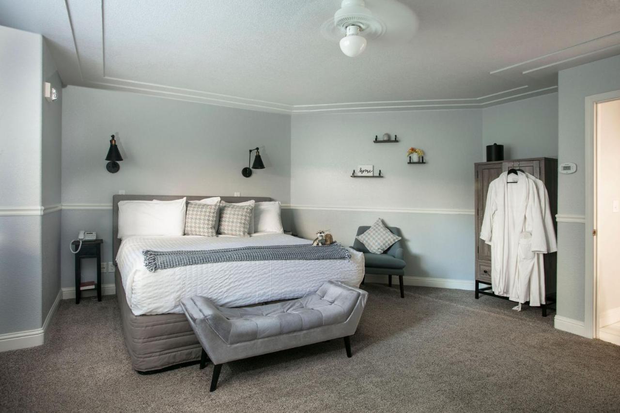 Hounds Tooth Inn by null