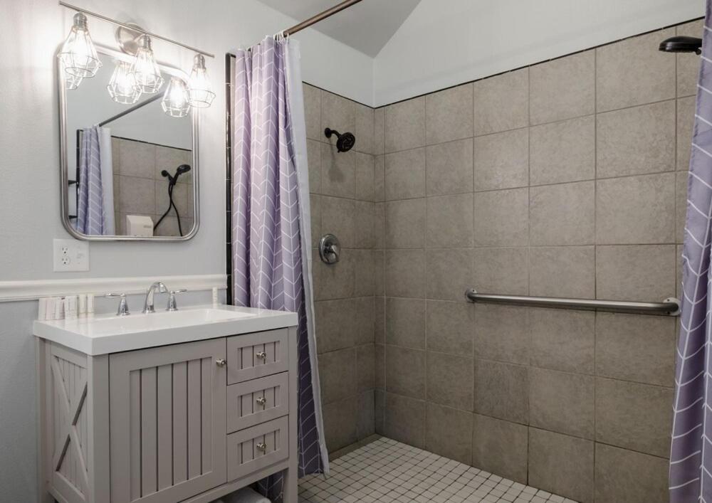 Hounds Tooth Inn by null