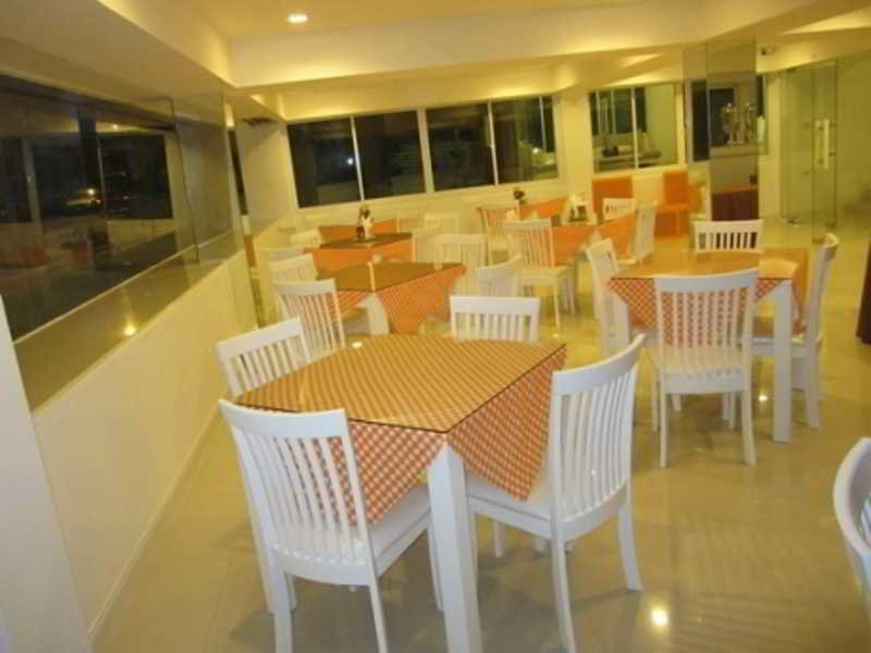 Nana Chat Bangsaen Hotel
