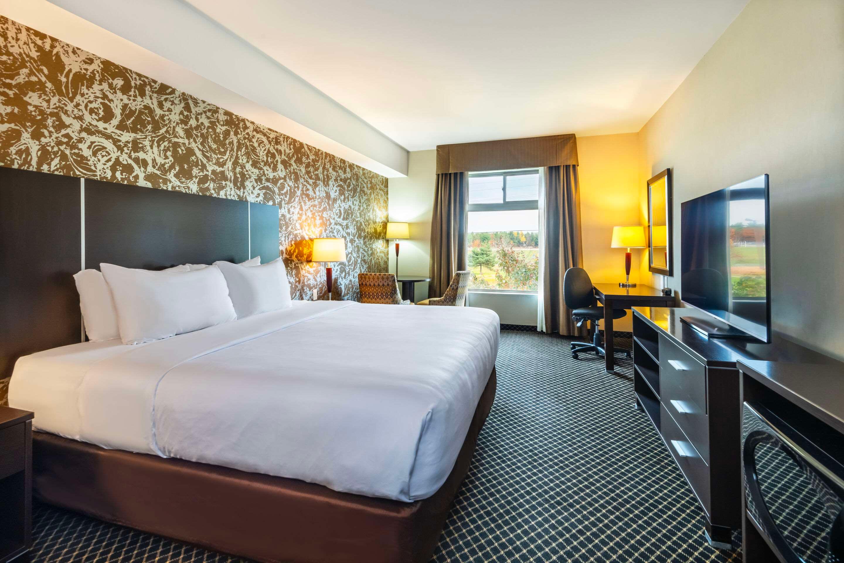 Quality Inn & Suites Petawawa