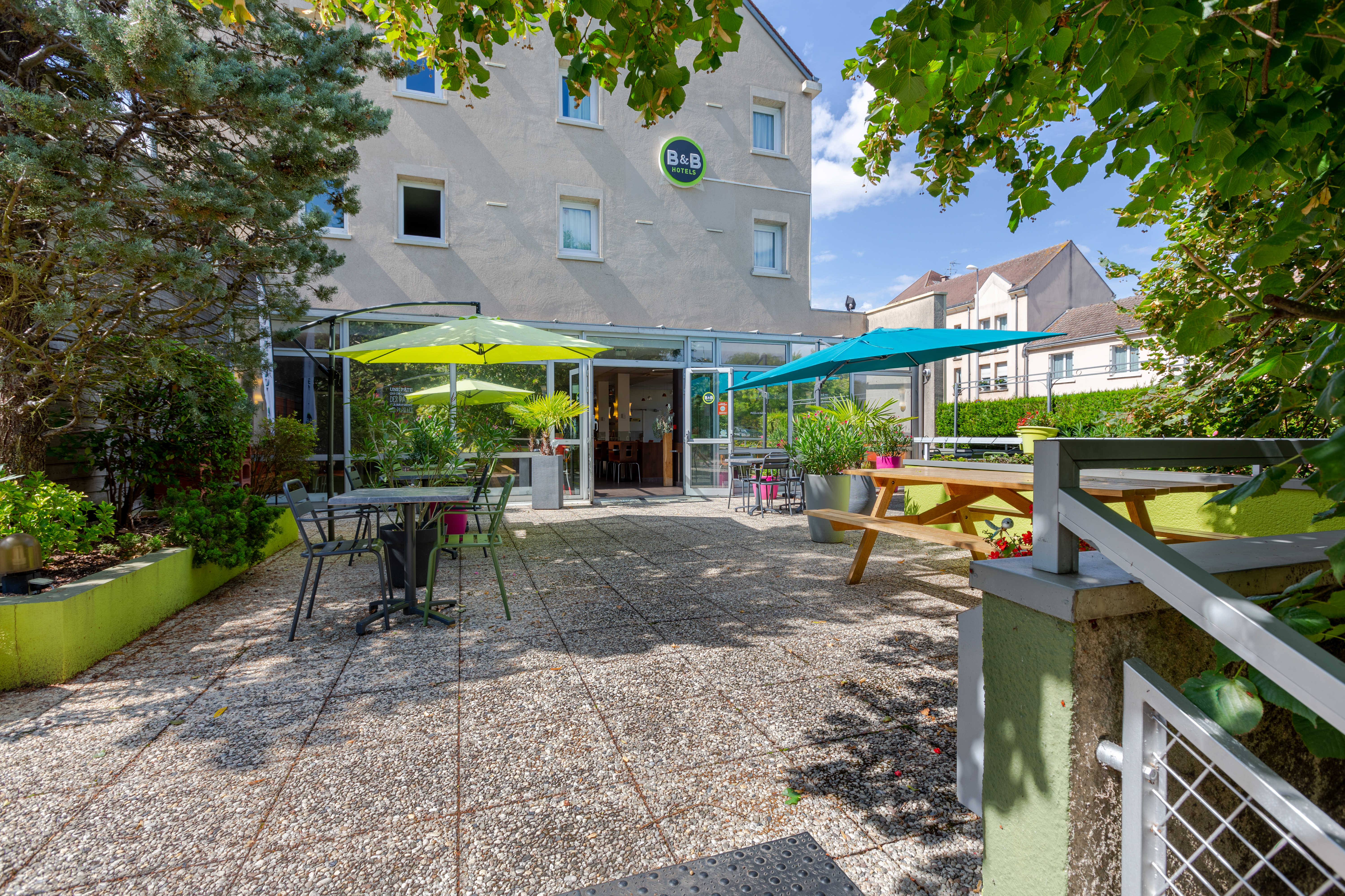 B&B HOTEL Chartres Centre Cathédrale