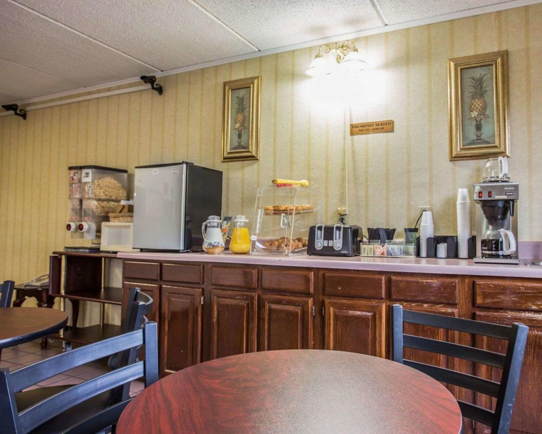 Econo Lodge Inn & Suites Lugoff