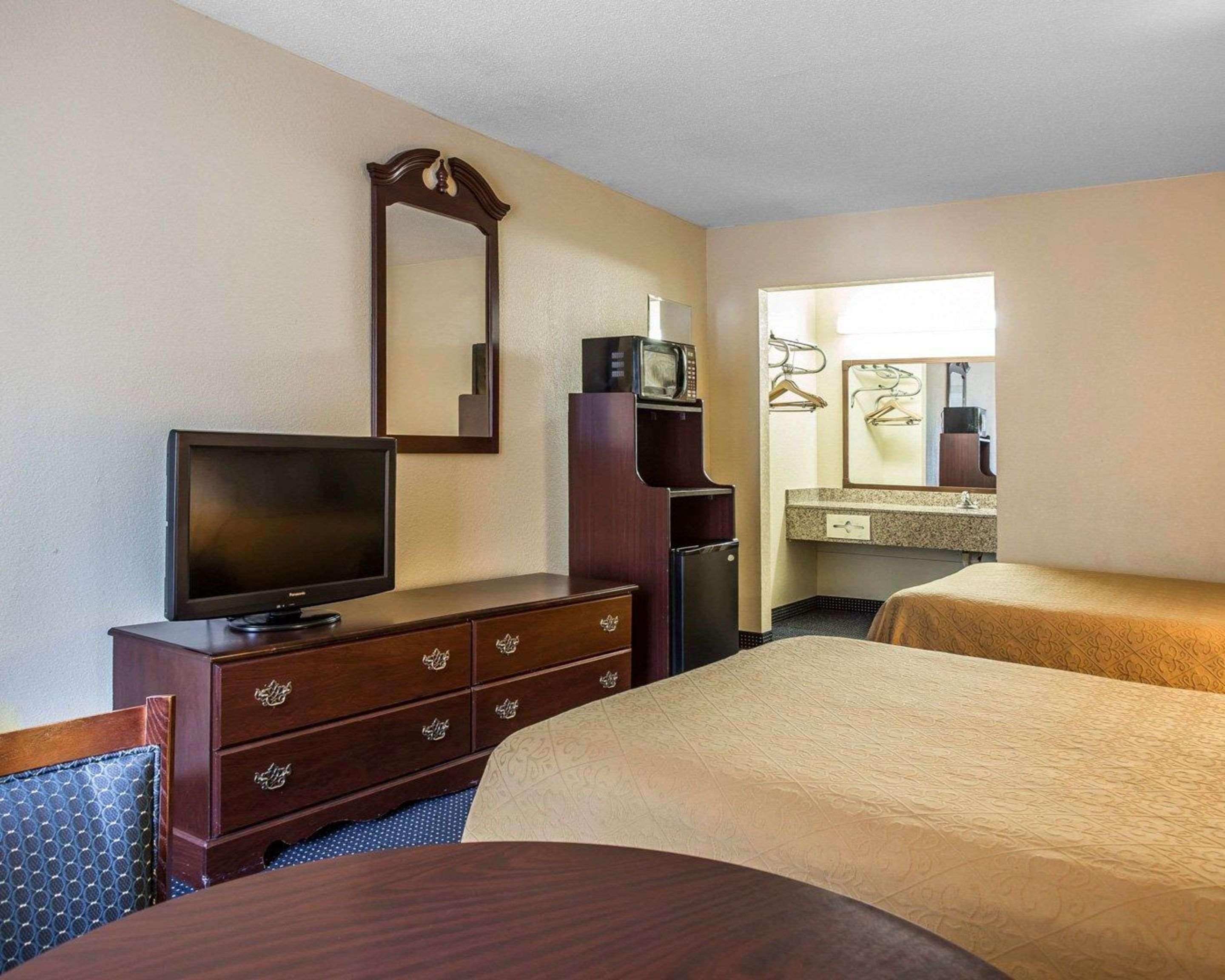 Quality Inn Manning I-95