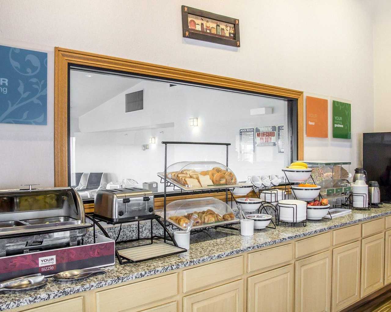 Comfort Inn Limon Area