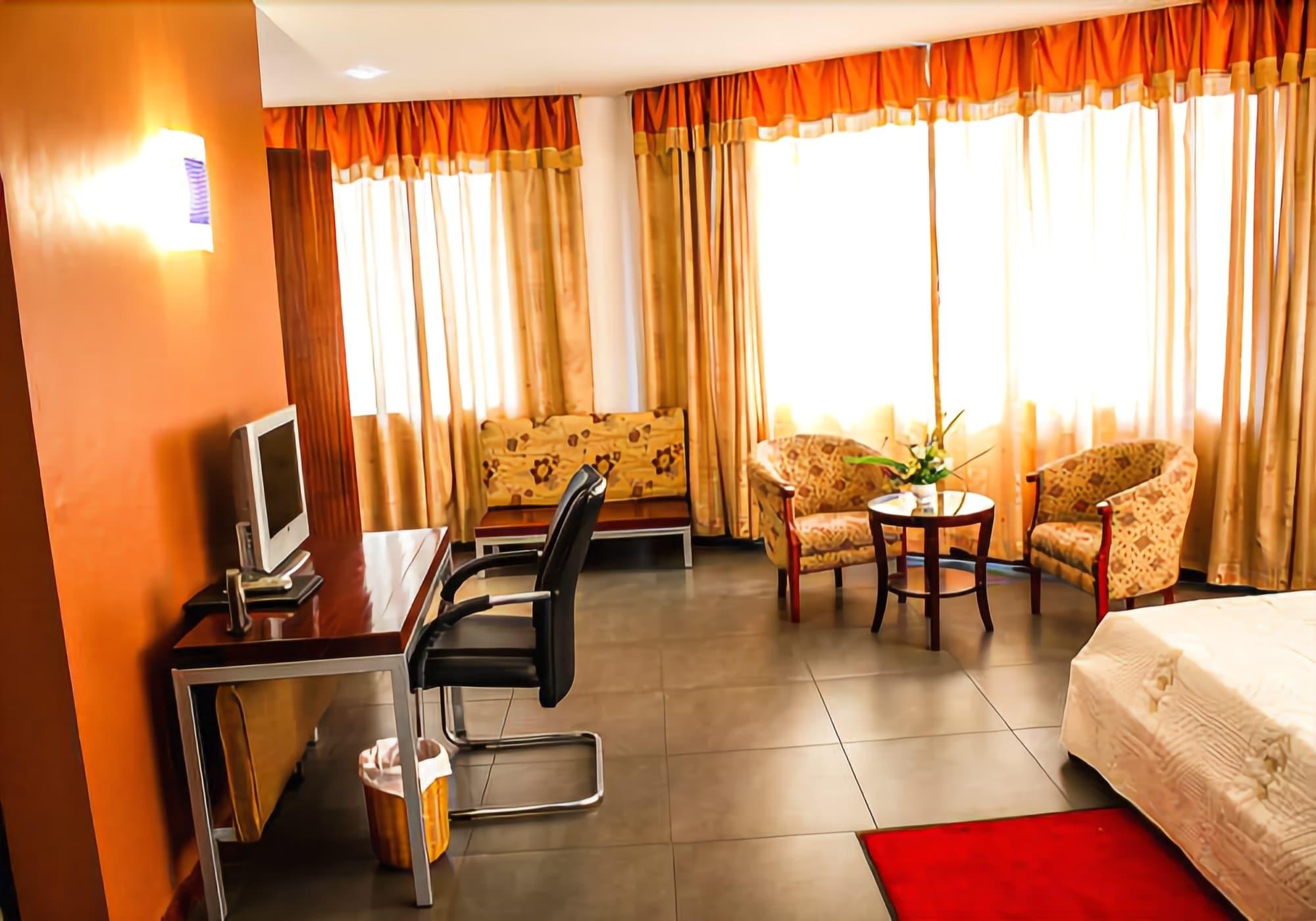 Maxlot Hotel