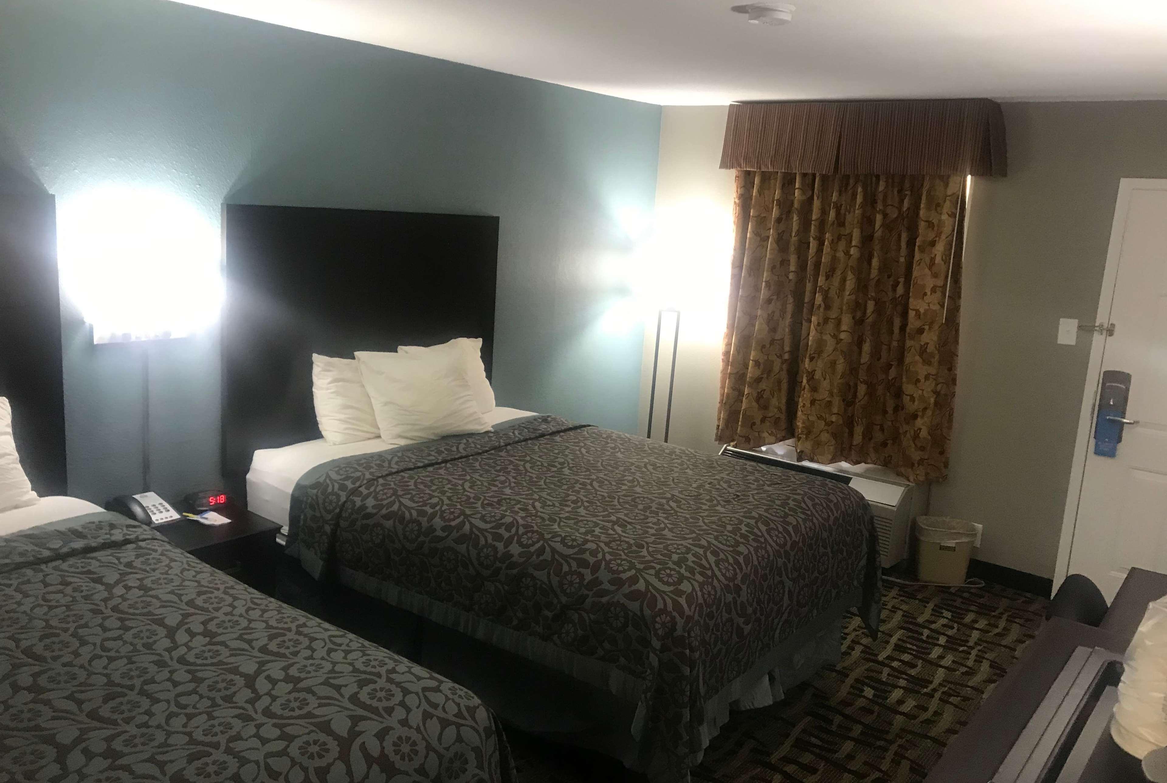 Days Inn by Wyndham ColliervilleGermantwn