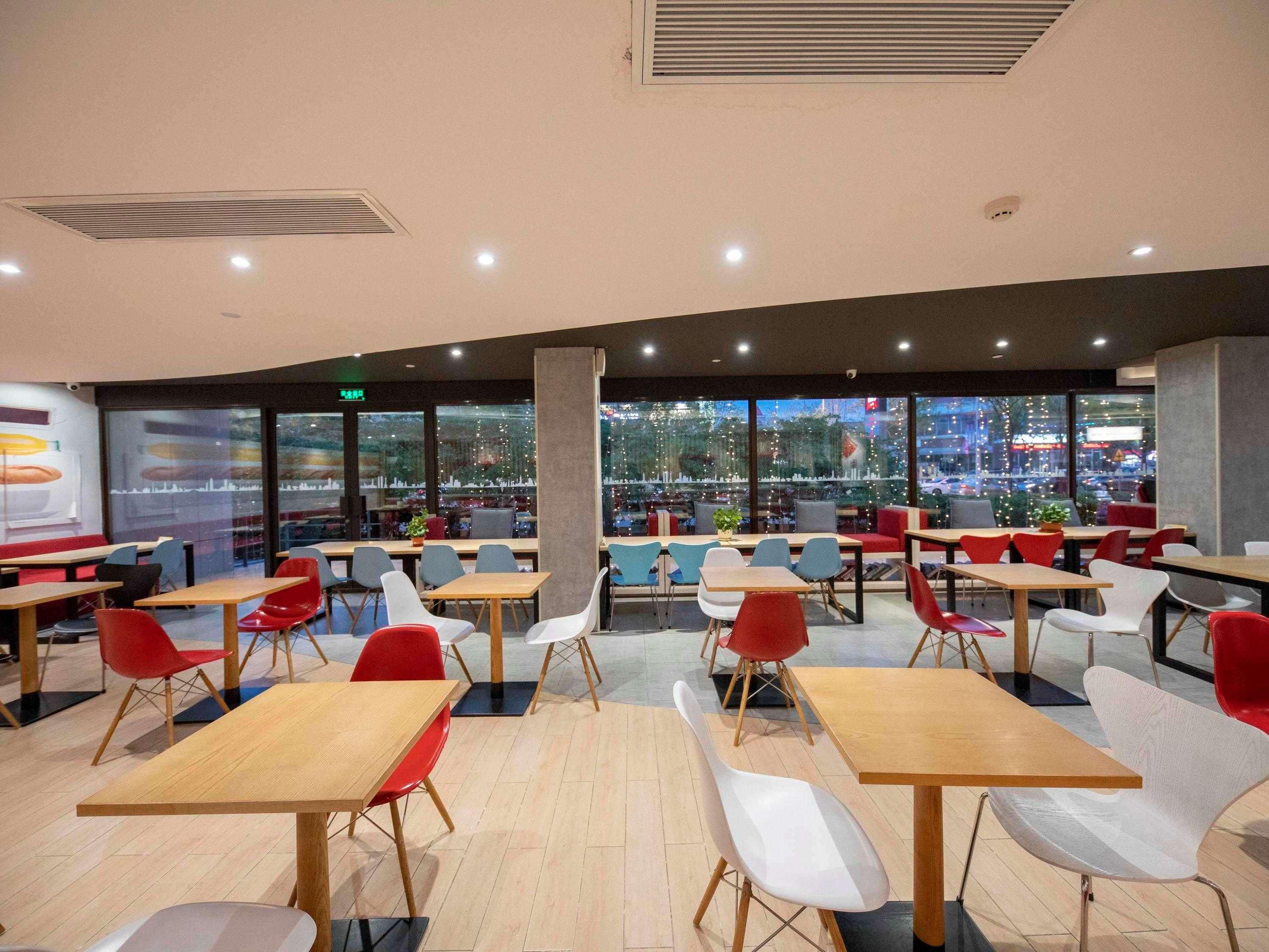 Ibis Hotel (Tianjin TEDA Third Street)