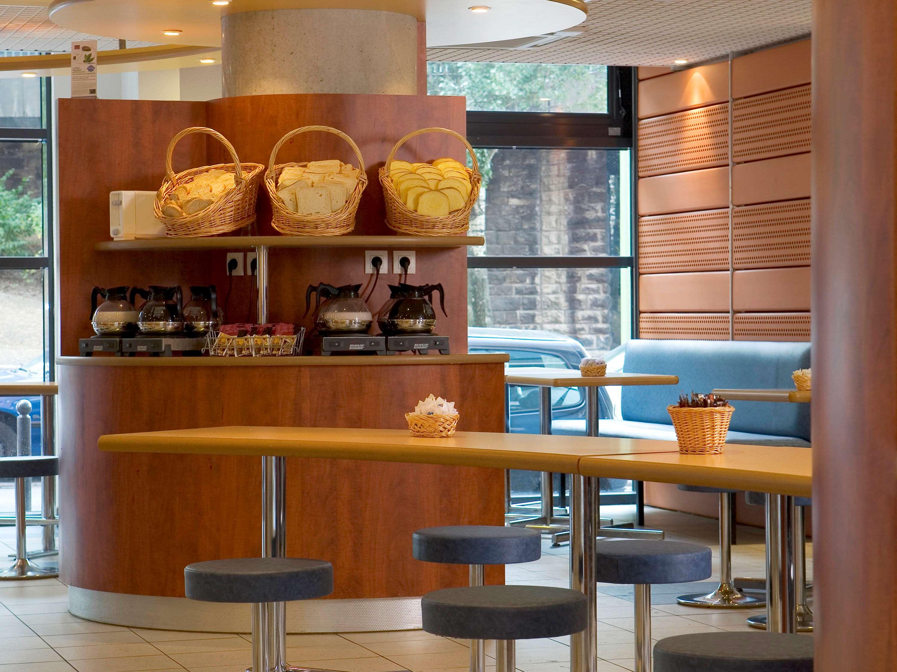 Greet Paris Porte de la Chapelle - Aréna by null