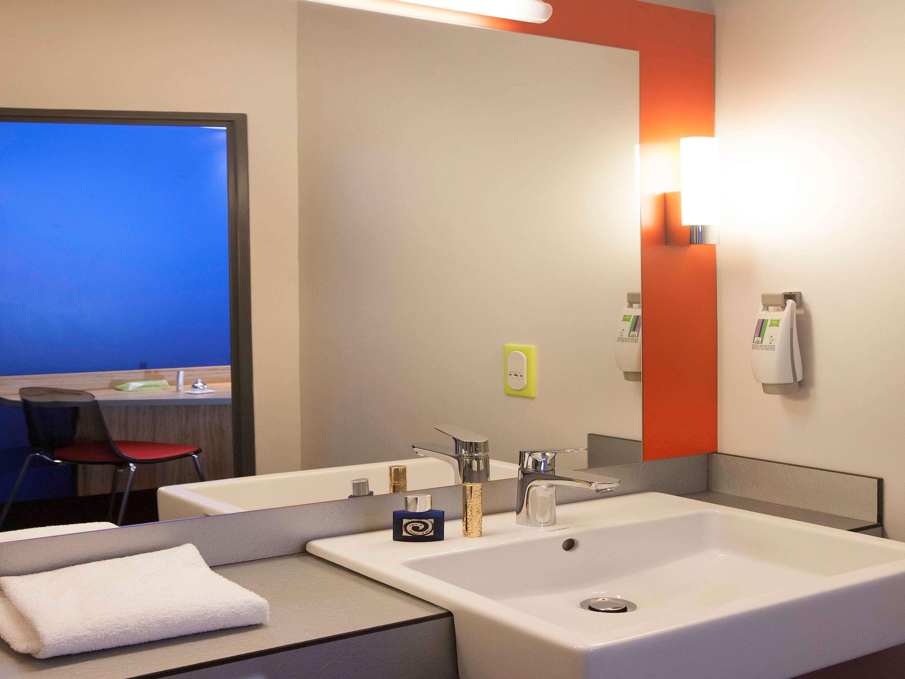 ibis Styles Romans Valence Gare TGV