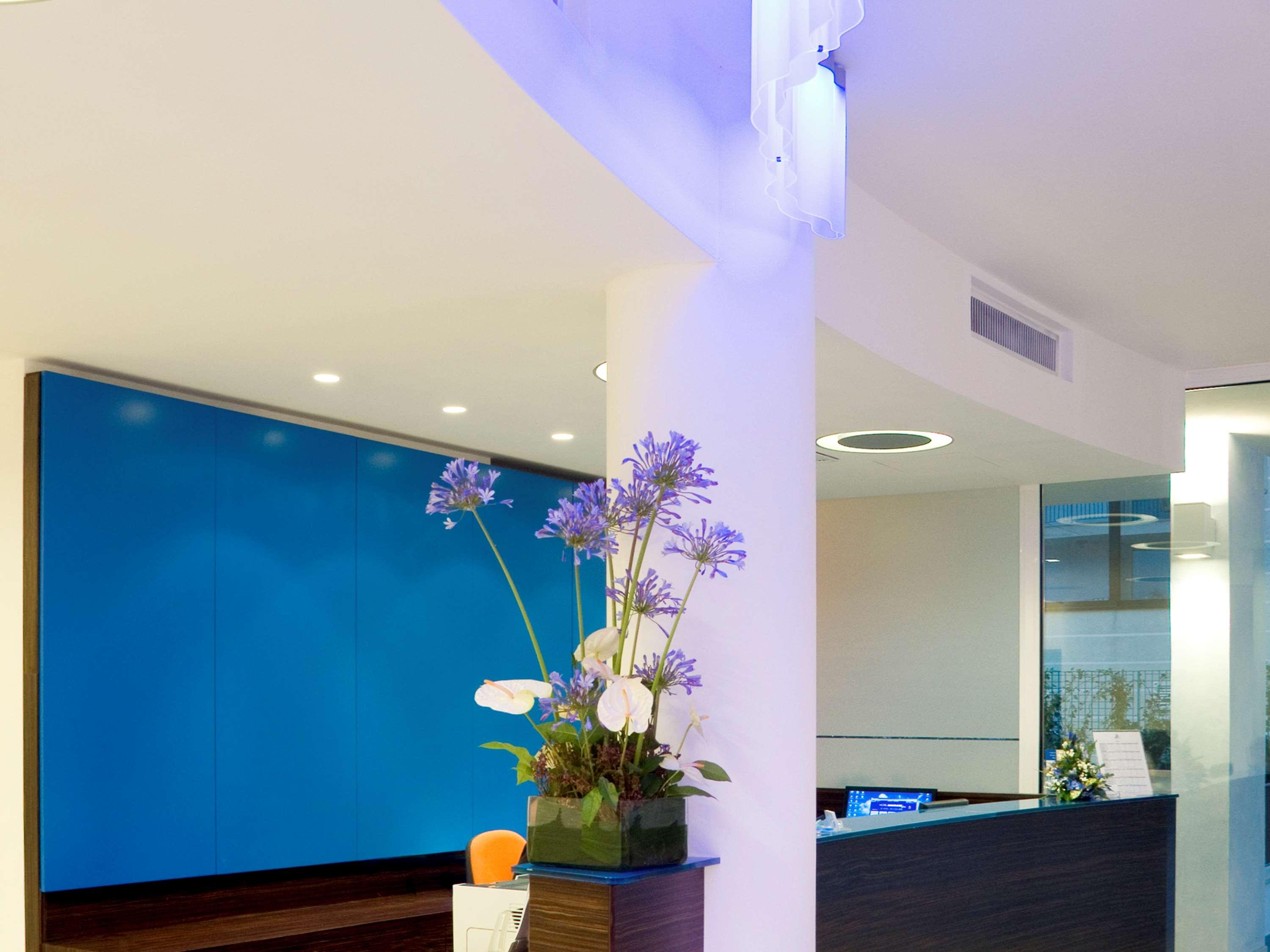 Mercure Rimini Lungomare - photo