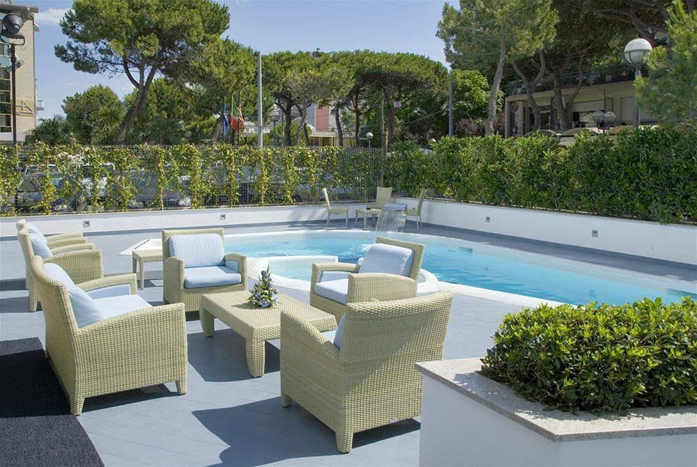 Mercure Rimini Lungomare - photo