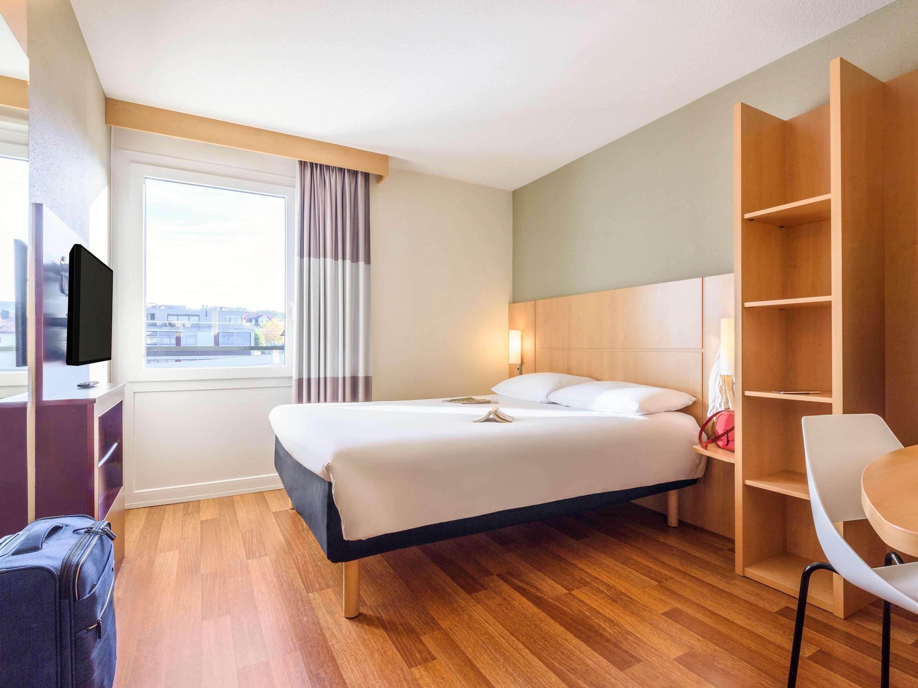 ibis Lausanne Crissier by null