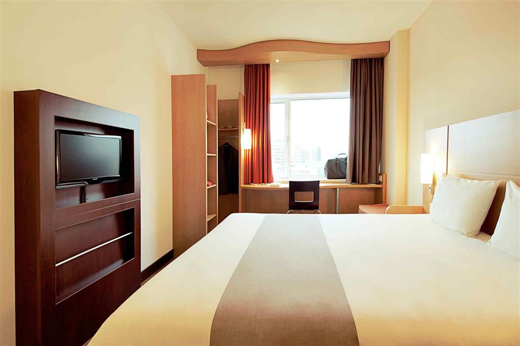 ibis Lausanne Centre by null