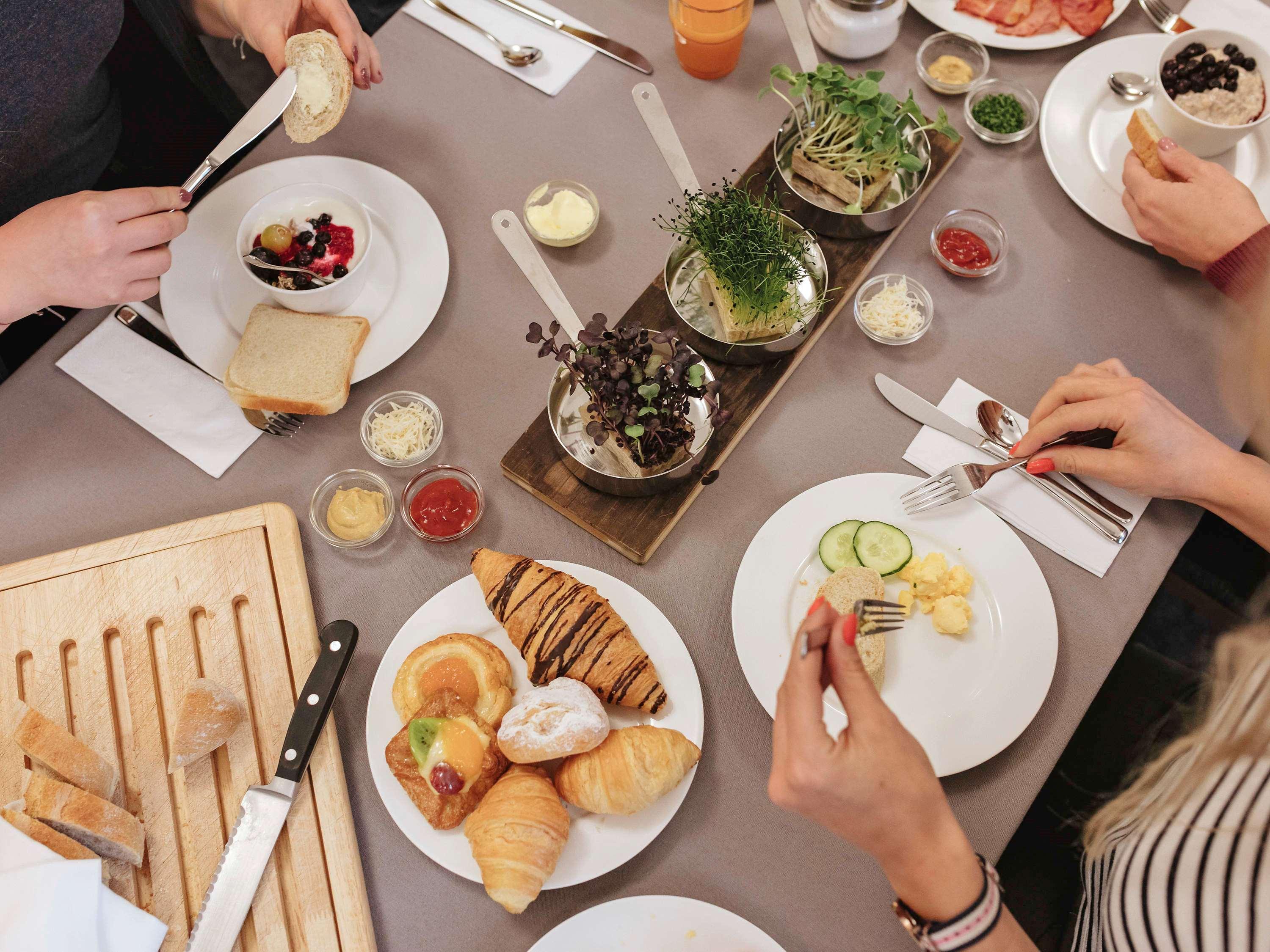 ibis Locarno by null