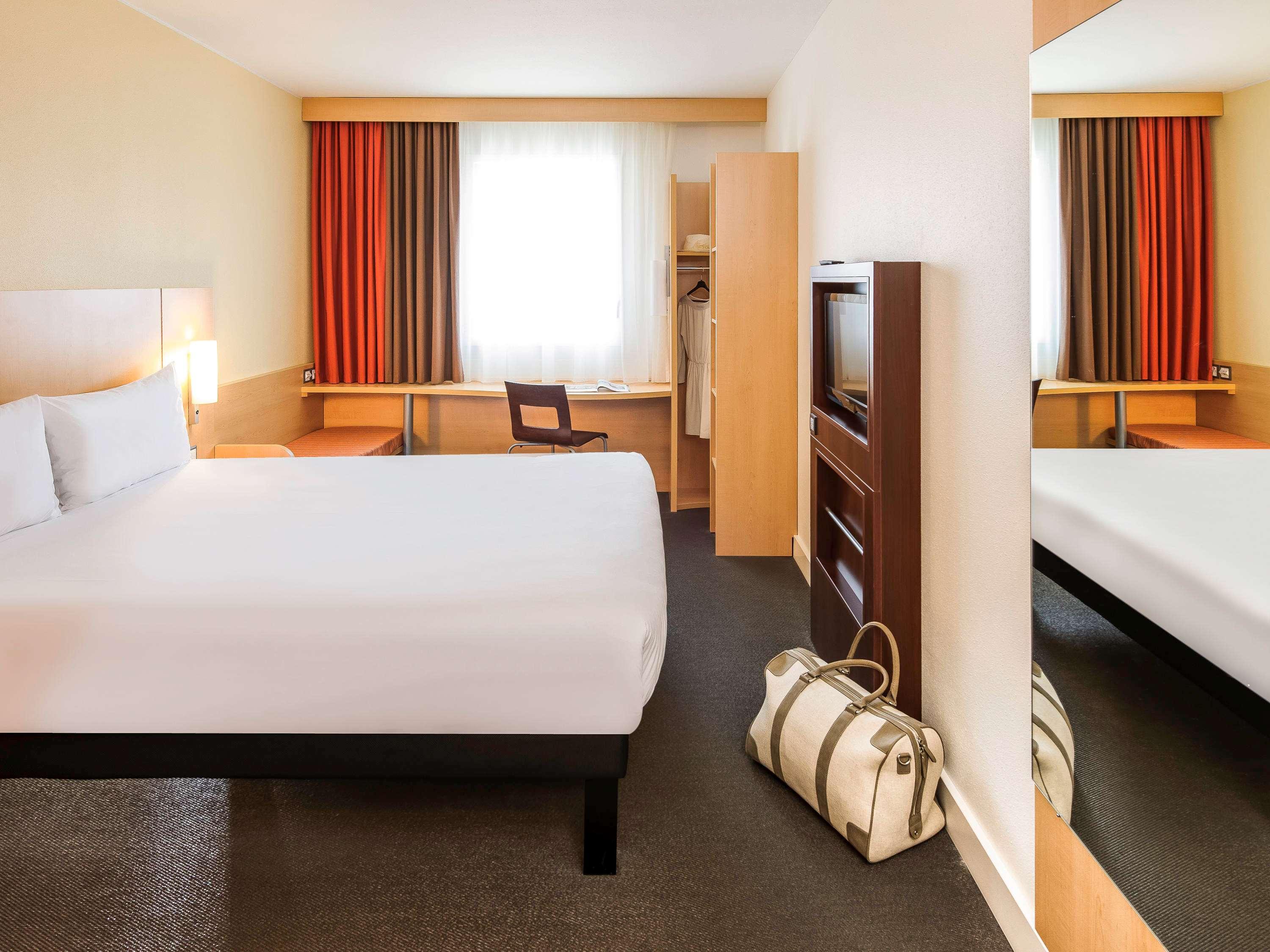ibis Lugano Paradiso by null
